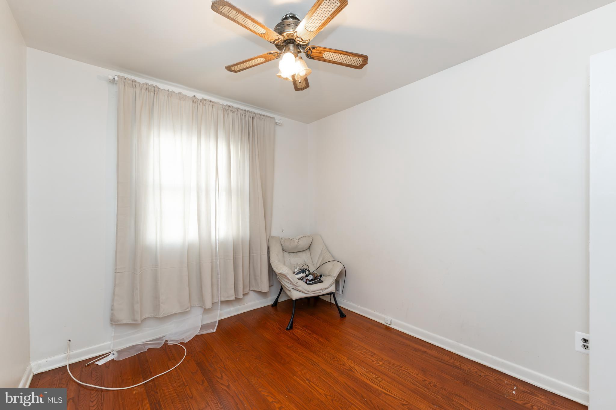 WHITE OAK MANOR - Residential