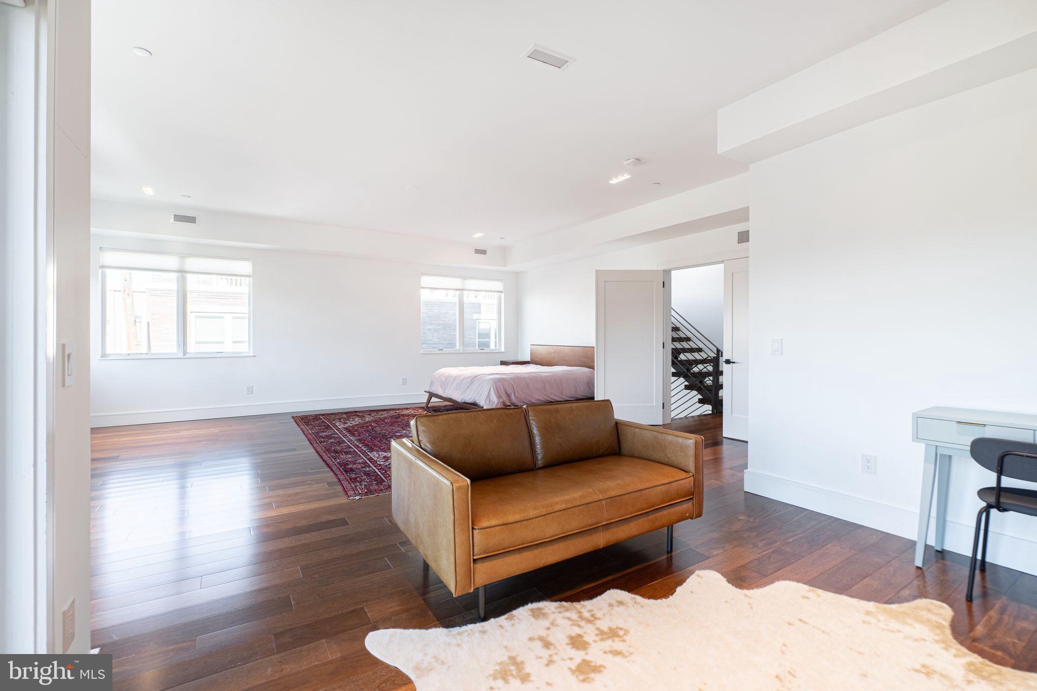 GRADUATE HOSPITAL - Residential