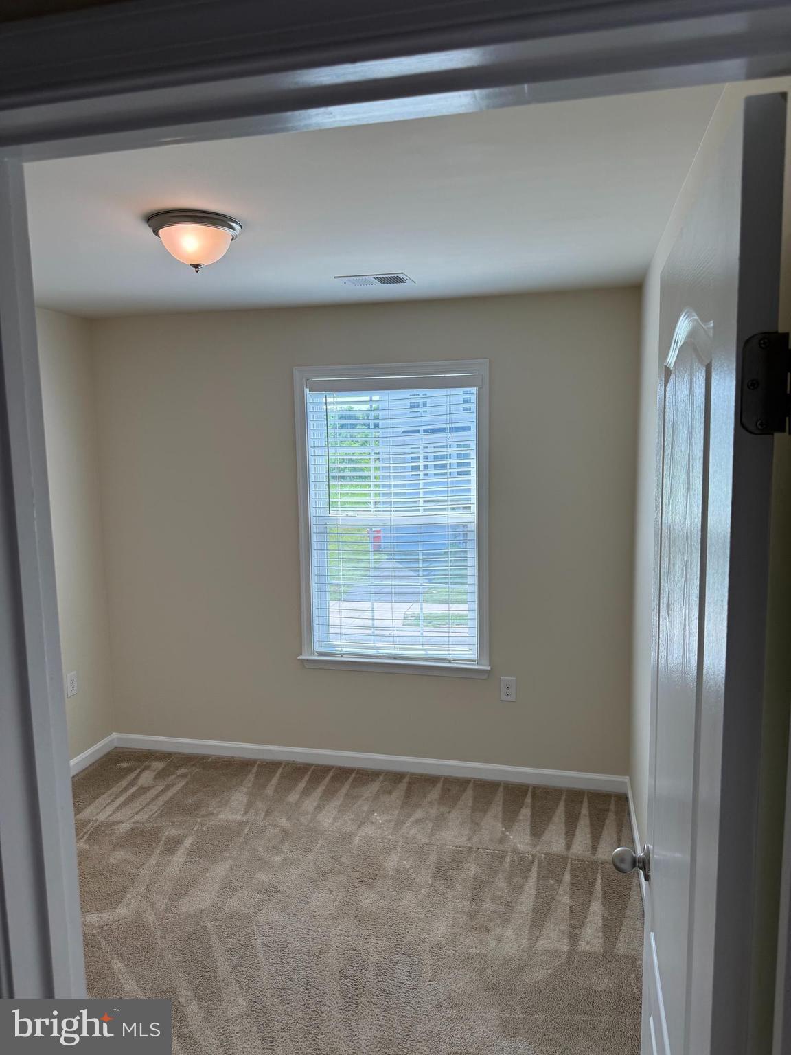 LAKELAND PLACE - Residential Lease