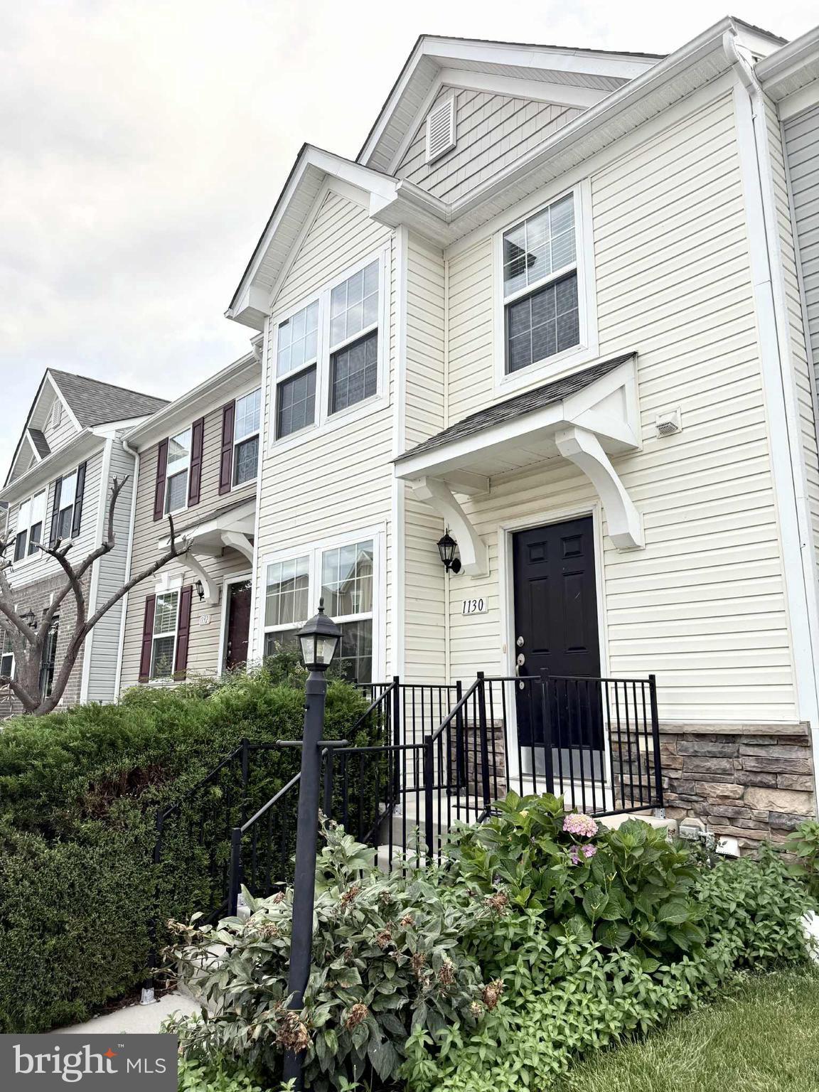 LAKELAND PLACE - Residential Lease