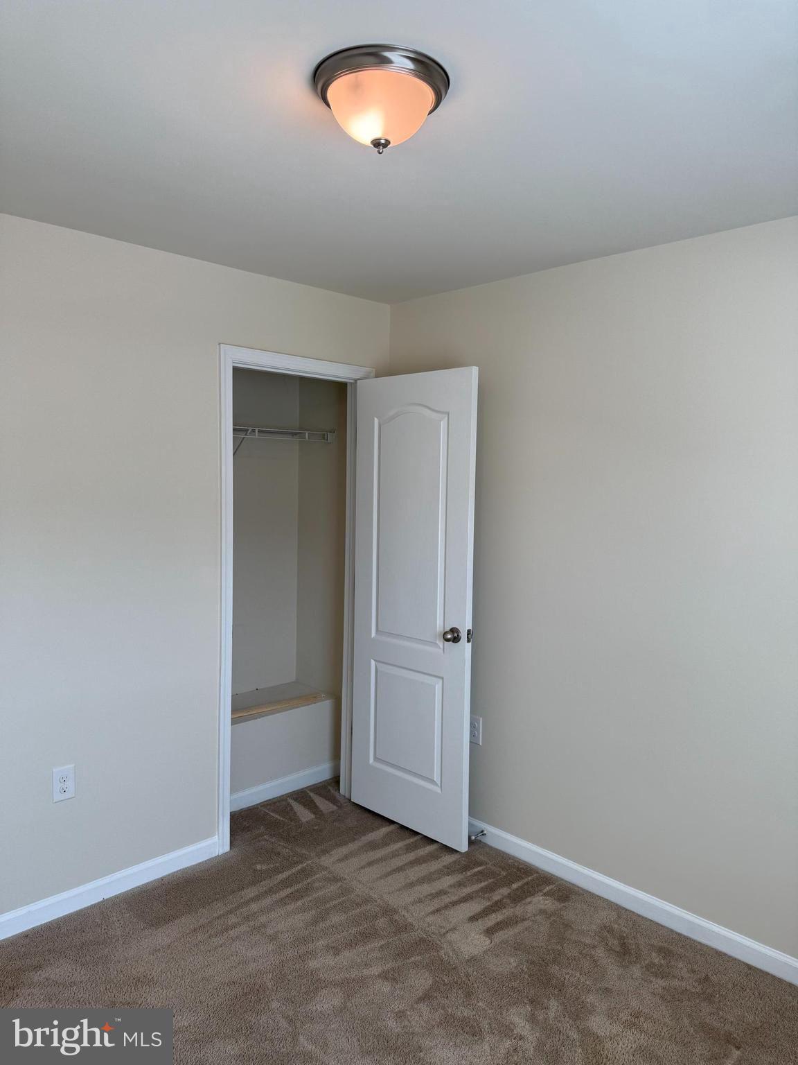 LAKELAND PLACE - Residential Lease