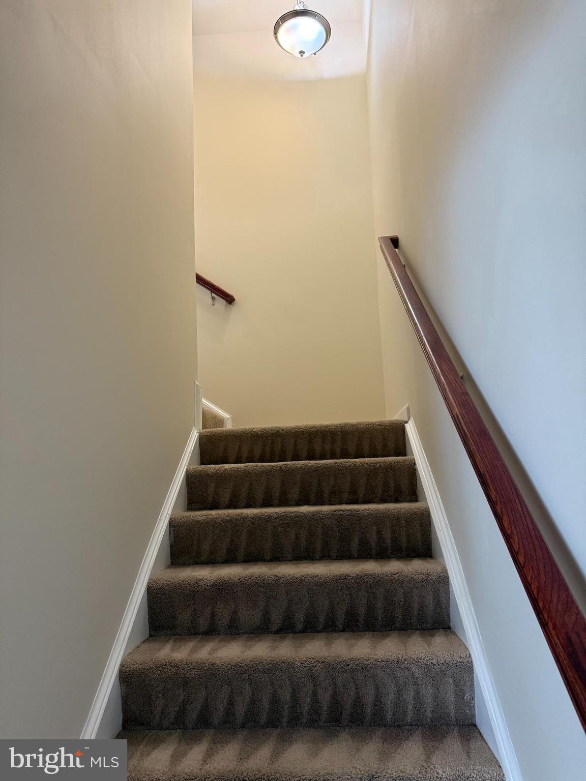 LAKELAND PLACE - Residential Lease