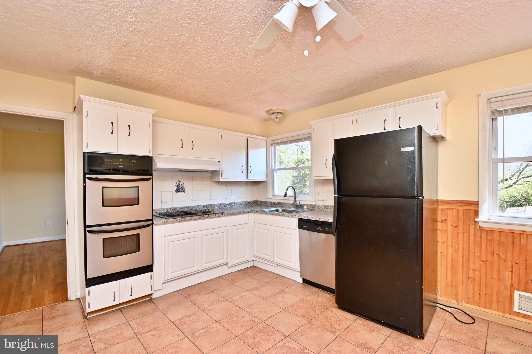 LAKE RIDGE - Residential Lease