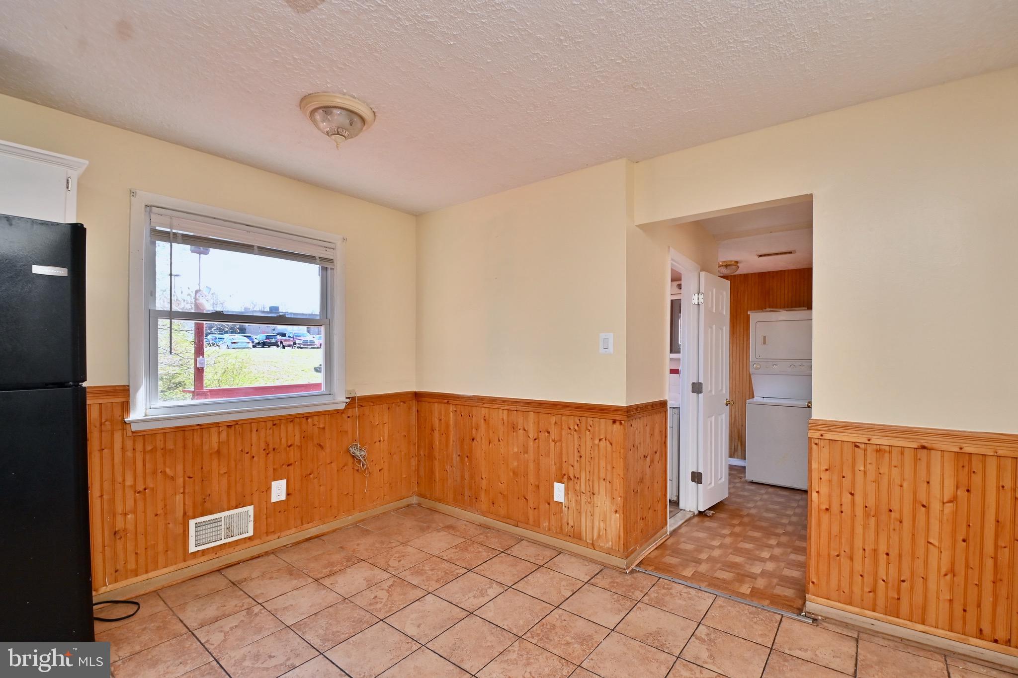 LAKE RIDGE - Residential Lease