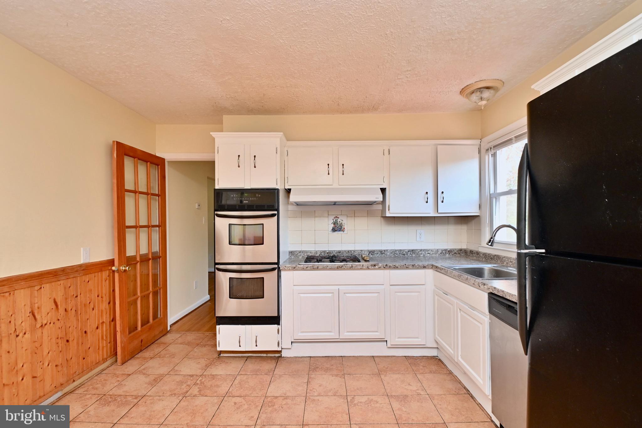 LAKE RIDGE - Residential Lease