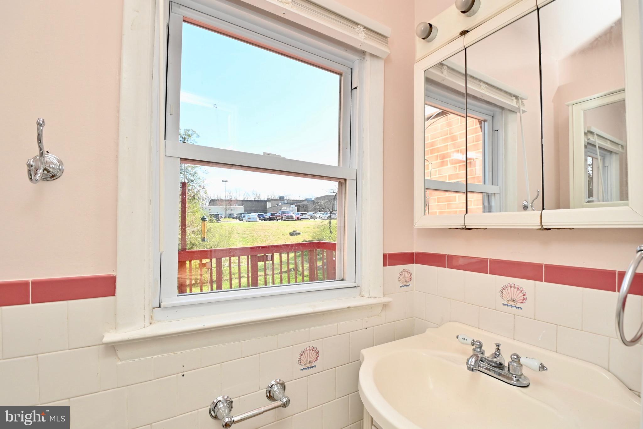 LAKE RIDGE - Residential Lease