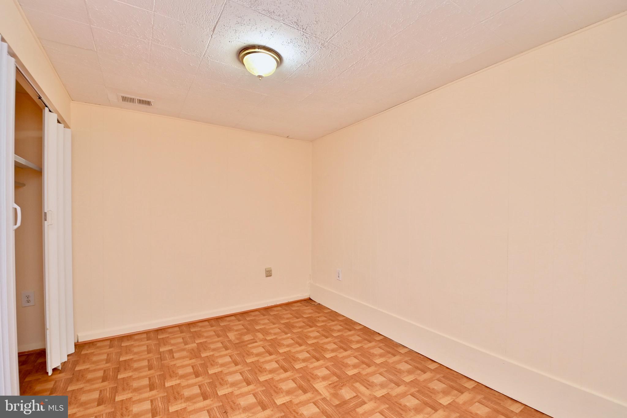 LAKE RIDGE - Residential Lease