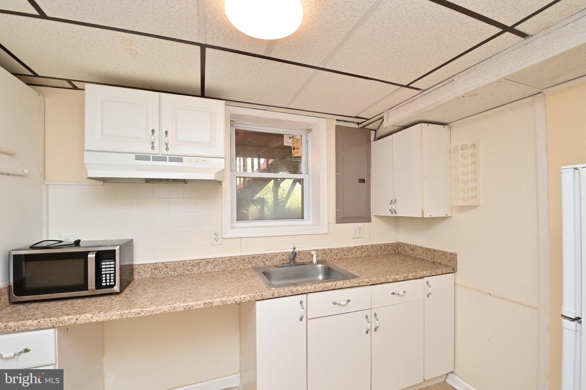 LAKE RIDGE - Residential Lease