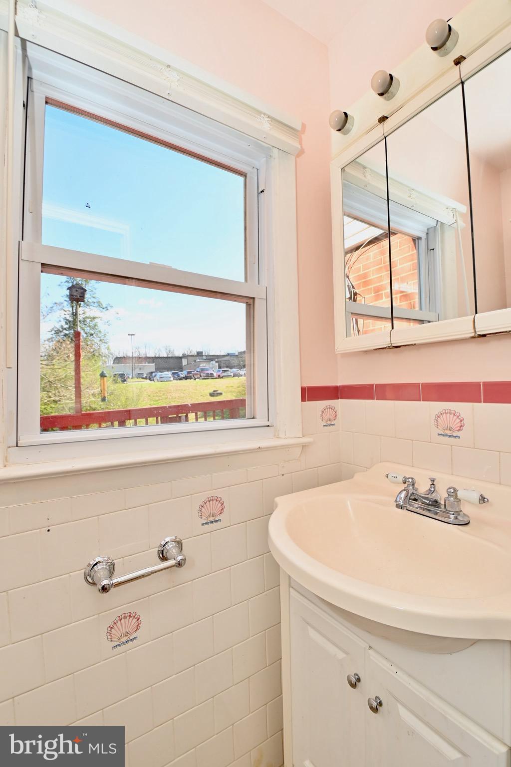 LAKE RIDGE - Residential Lease