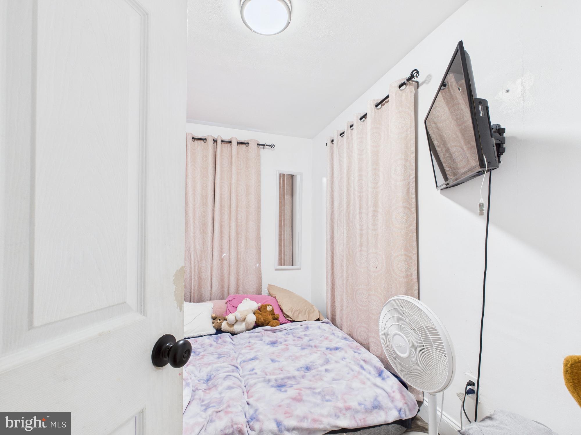 COLONY PARK CONDOS - Residential