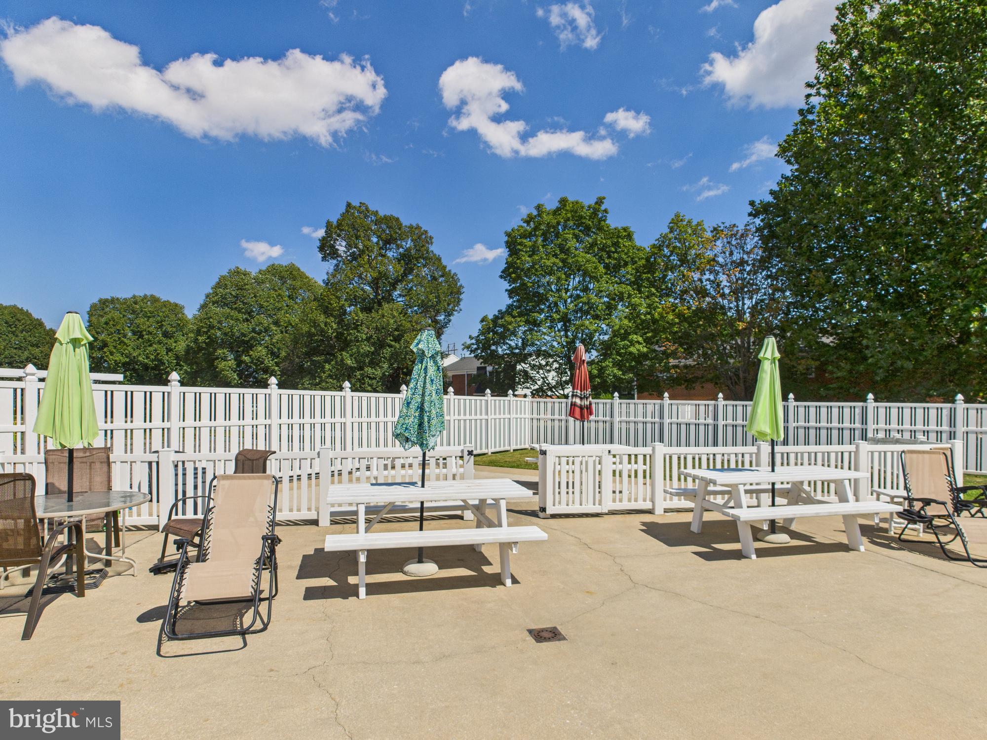 COLONY PARK CONDOS - Residential