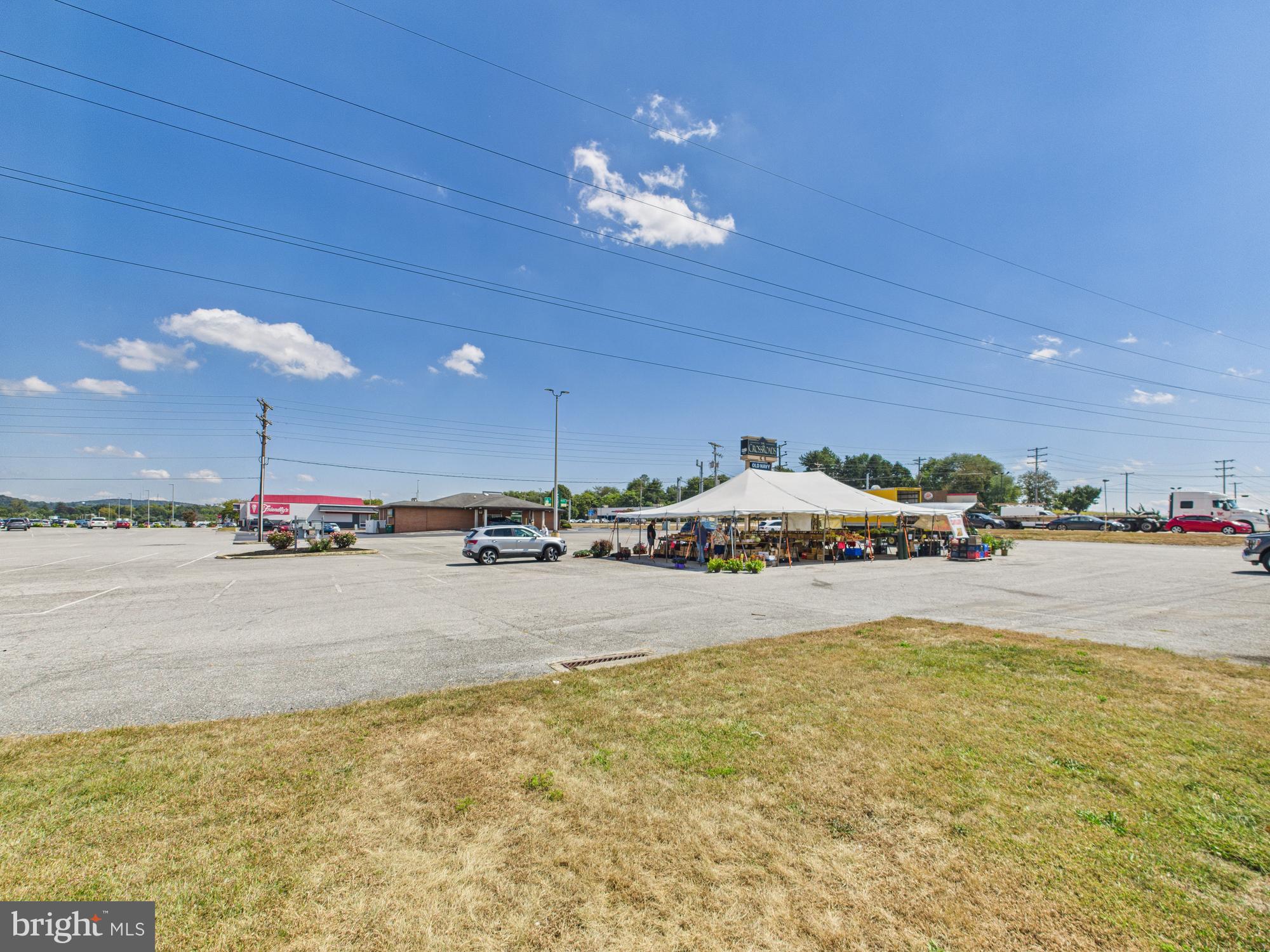 COLONY PARK CONDOS - Residential