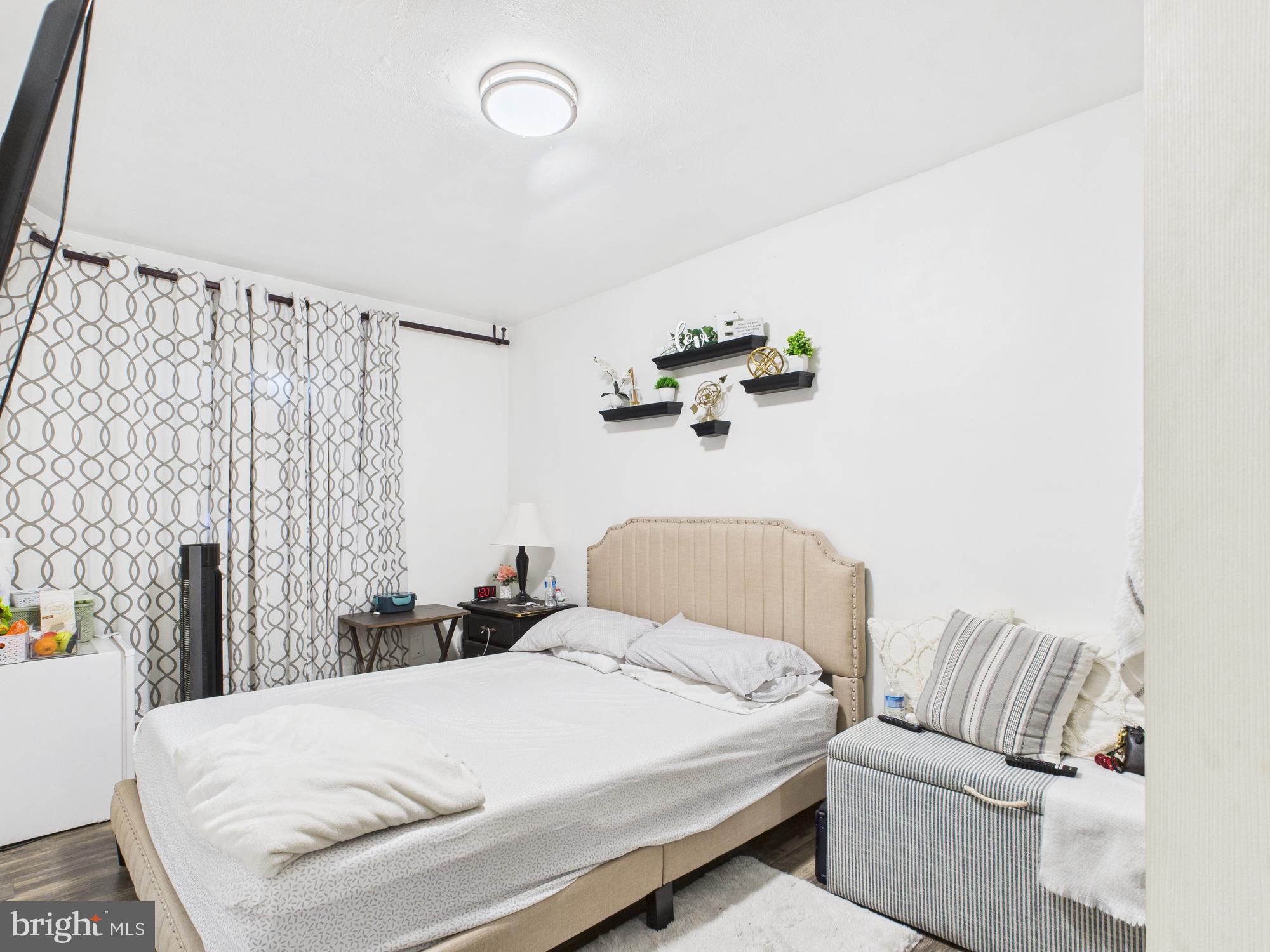 COLONY PARK CONDOS - Residential