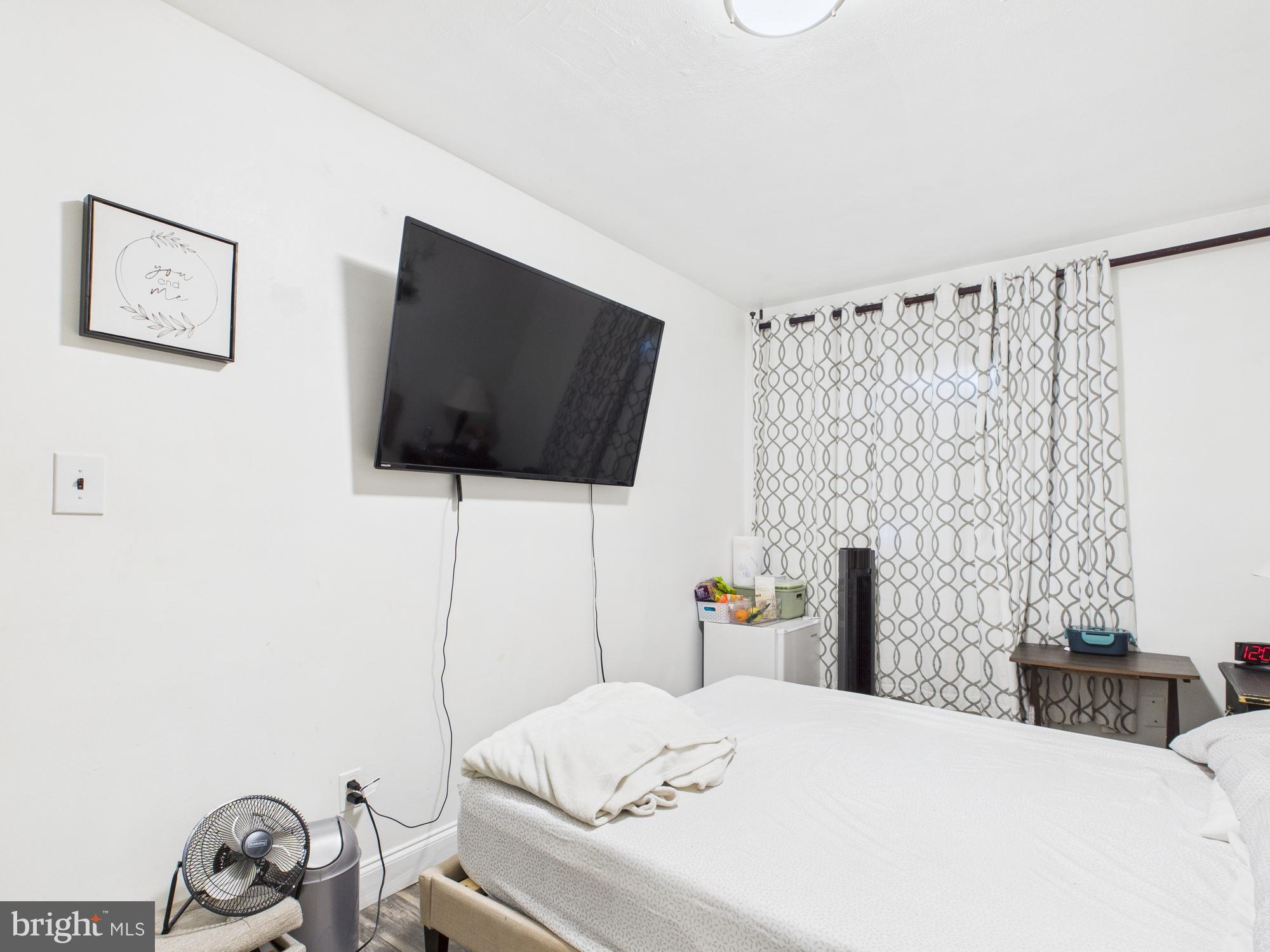 COLONY PARK CONDOS - Residential