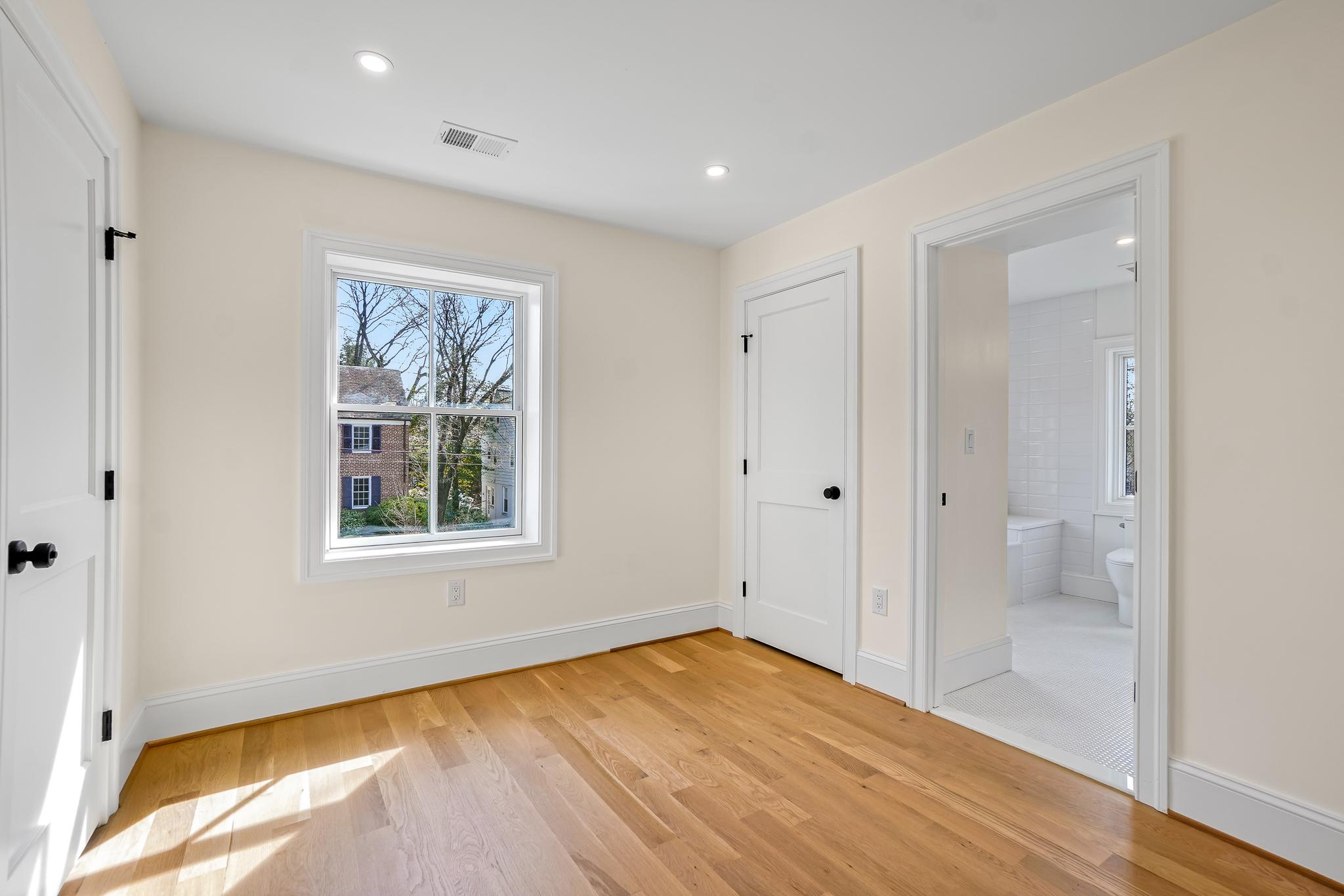 AMERICAN UNIVERSITY PARK - Residential