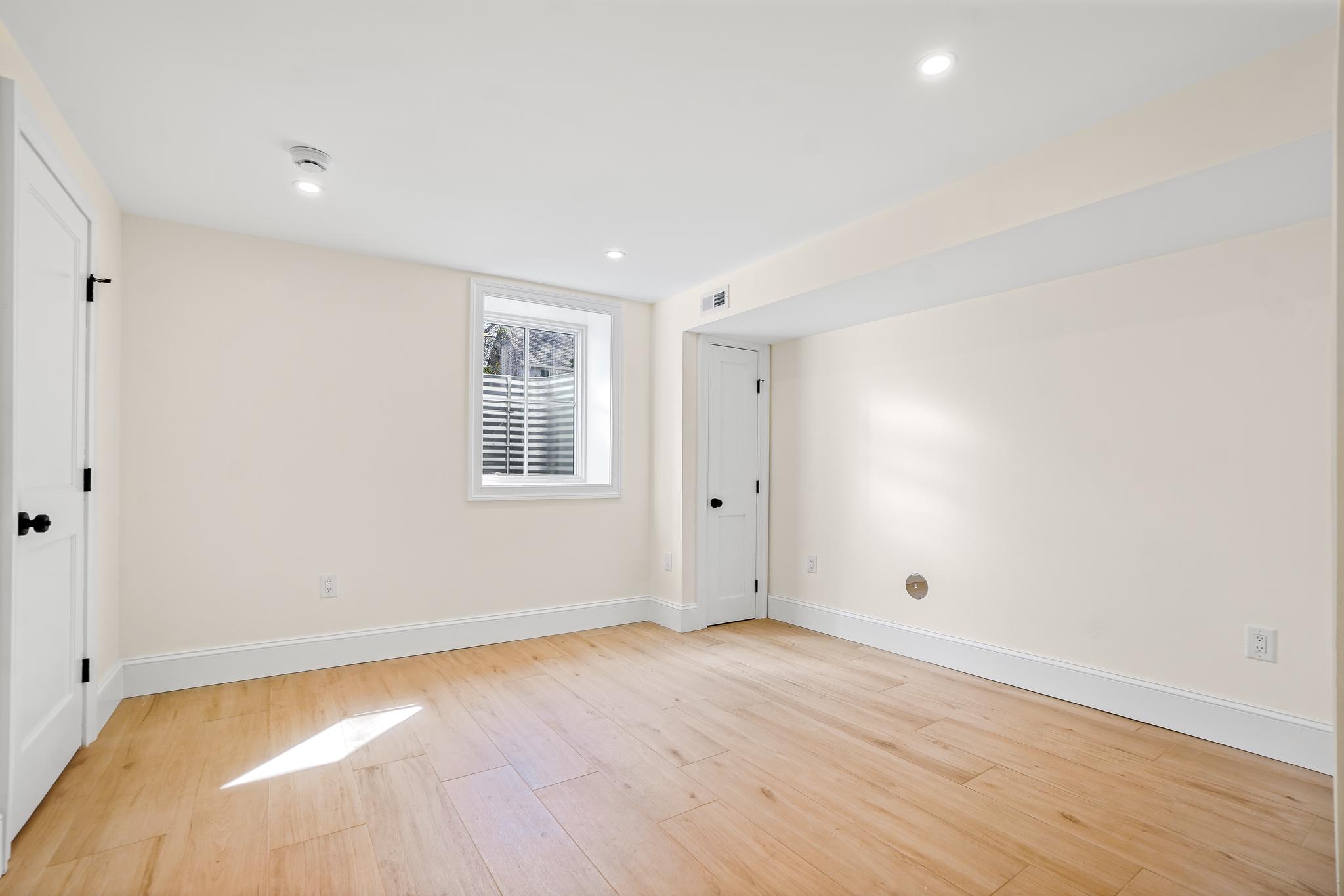 AMERICAN UNIVERSITY PARK - Residential