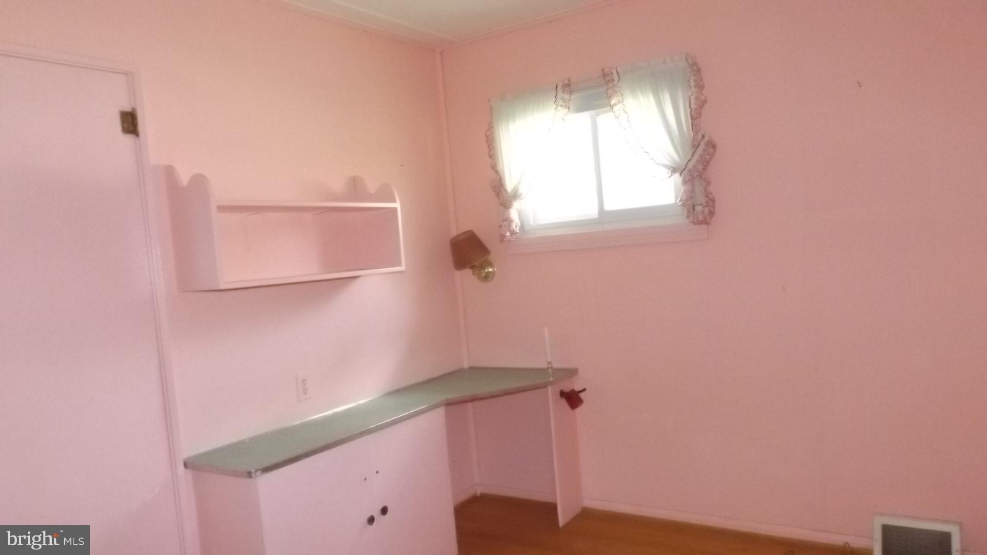 HILLENDALE PARK - Residential