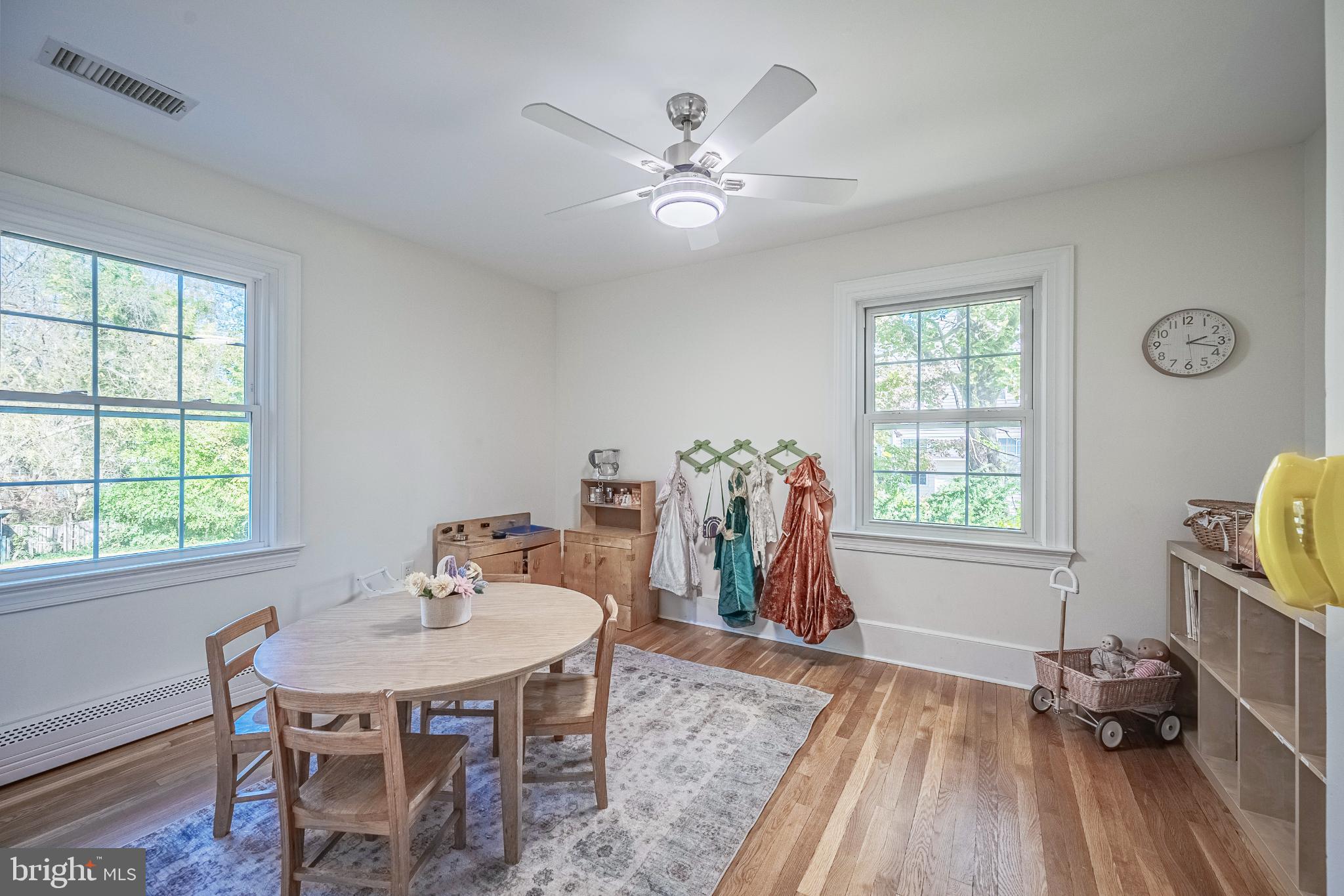 FAIRFAX ACRES - Residential