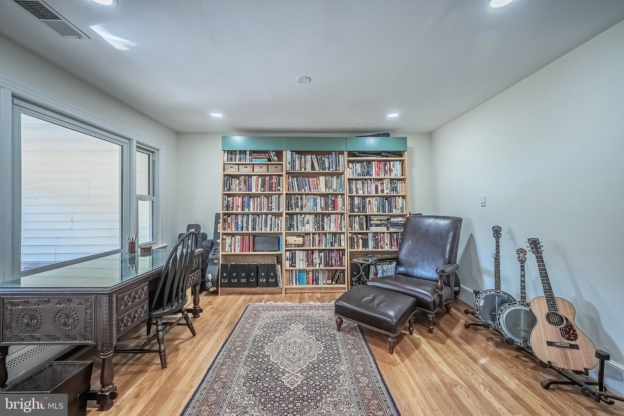 FAIRFAX ACRES - Residential