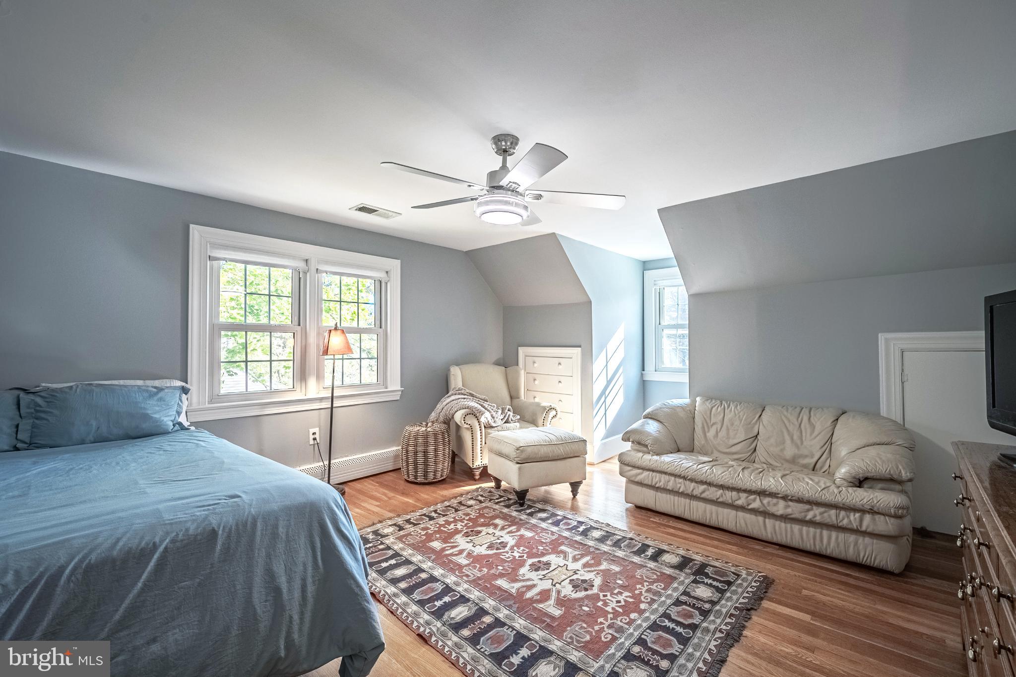 FAIRFAX ACRES - Residential