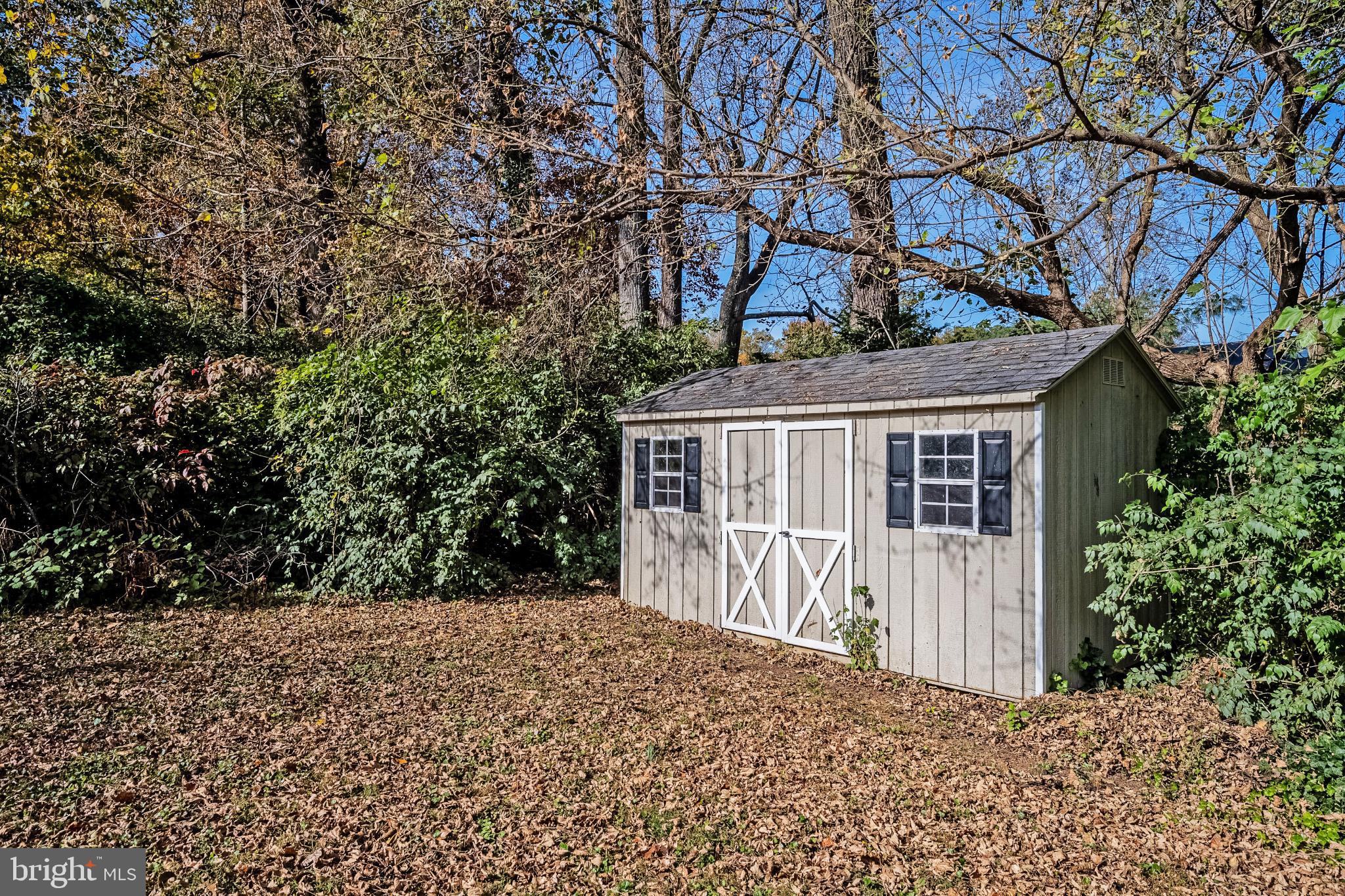 FAIRFAX ACRES - Residential