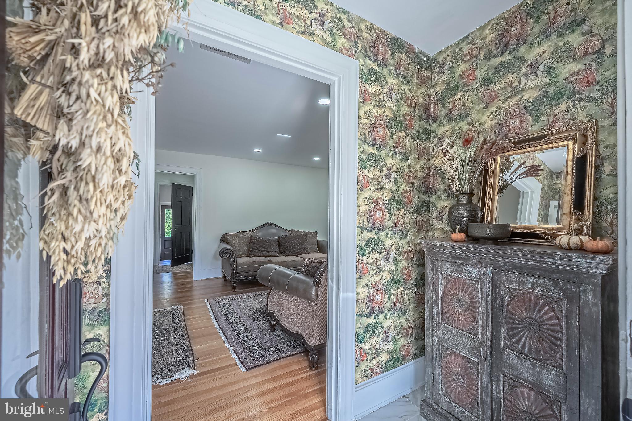 FAIRFAX ACRES - Residential