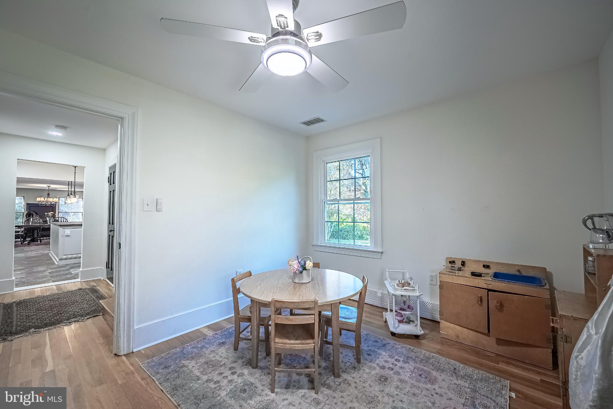 FAIRFAX ACRES - Residential