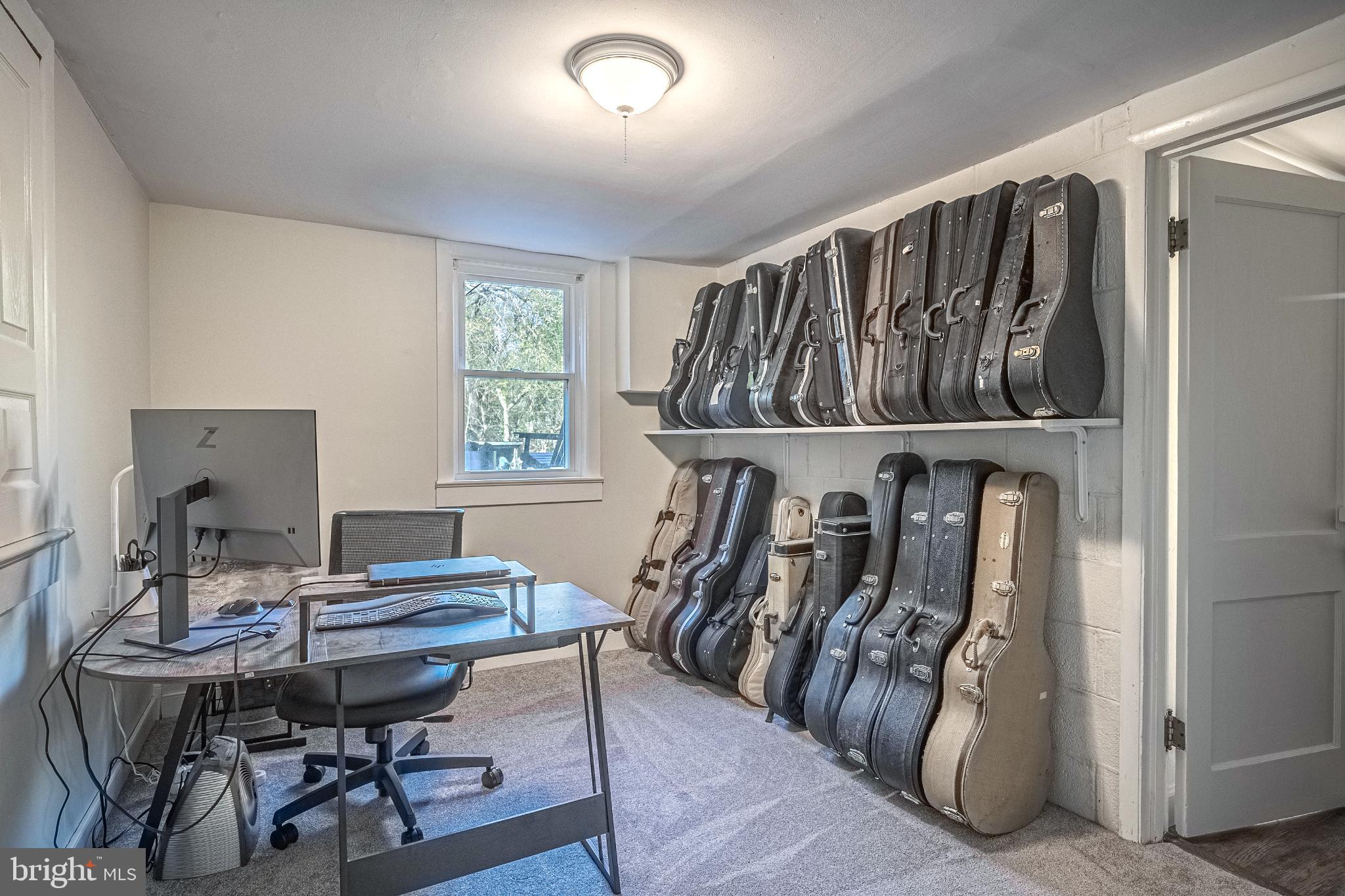 FAIRFAX ACRES - Residential