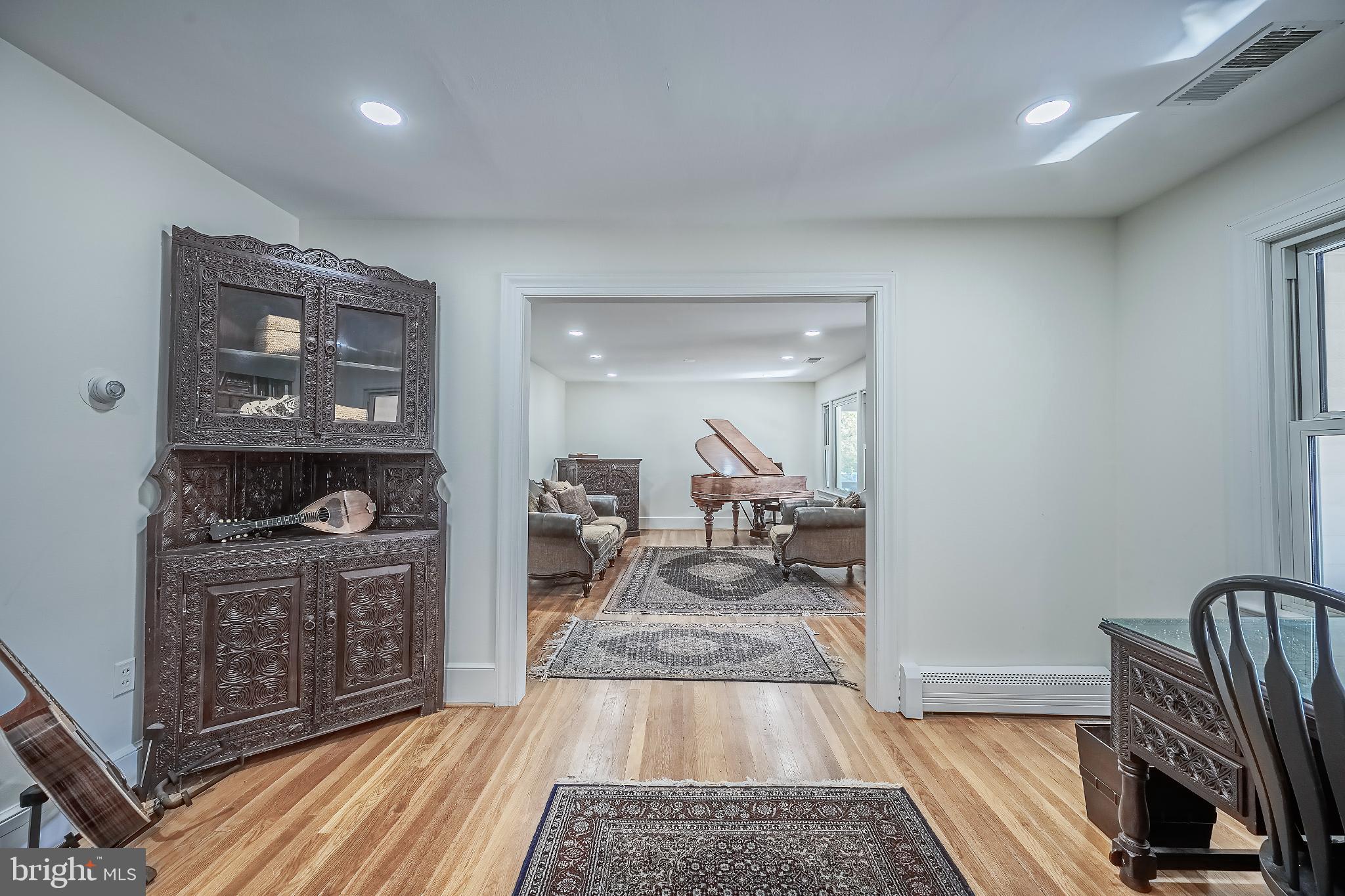 FAIRFAX ACRES - Residential