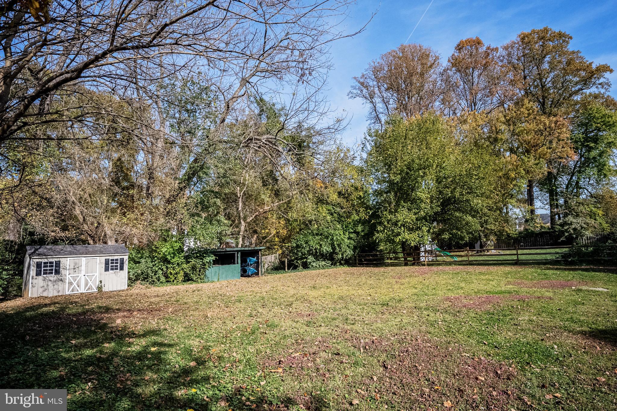 FAIRFAX ACRES - Residential