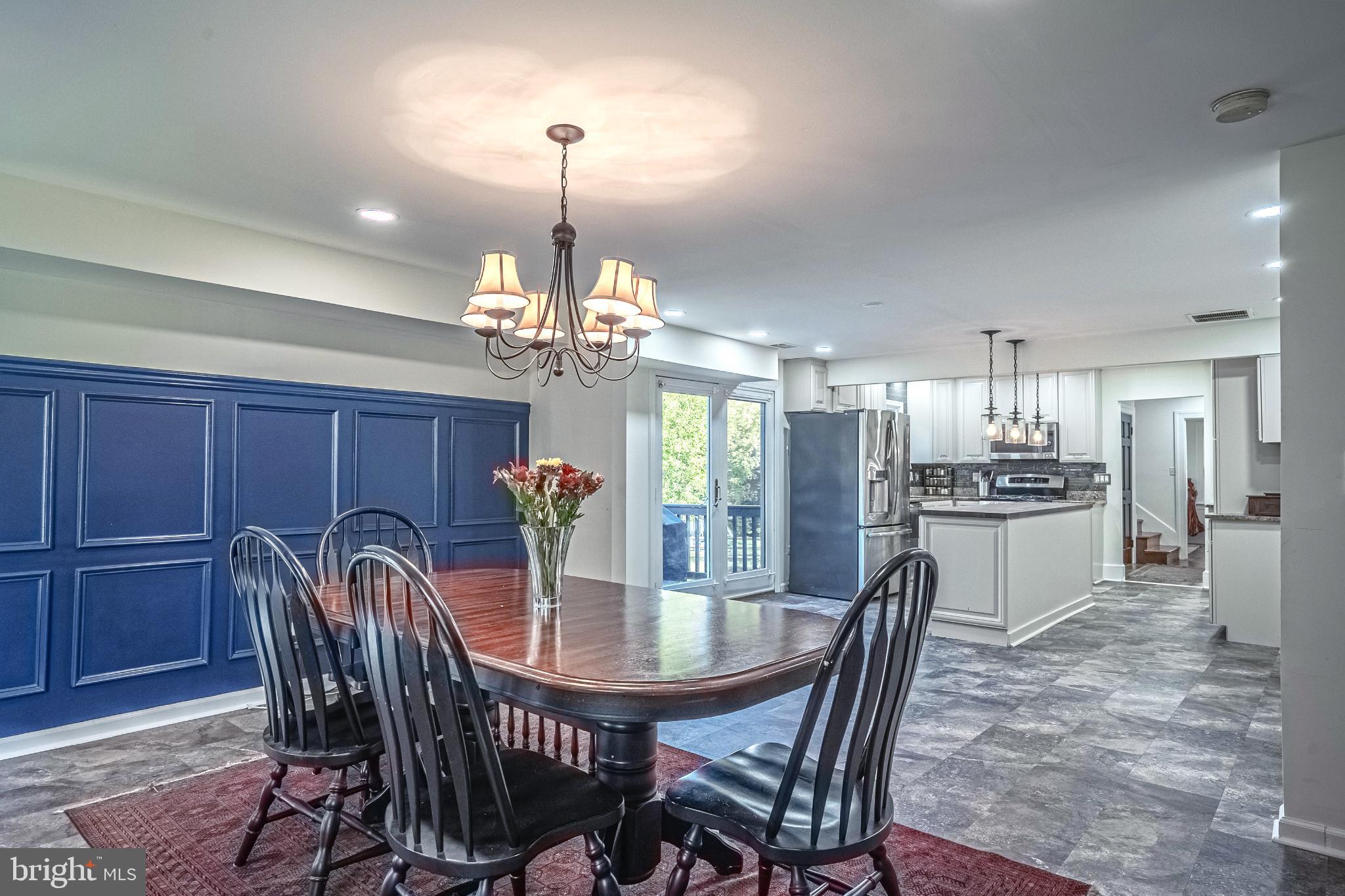 FAIRFAX ACRES - Residential