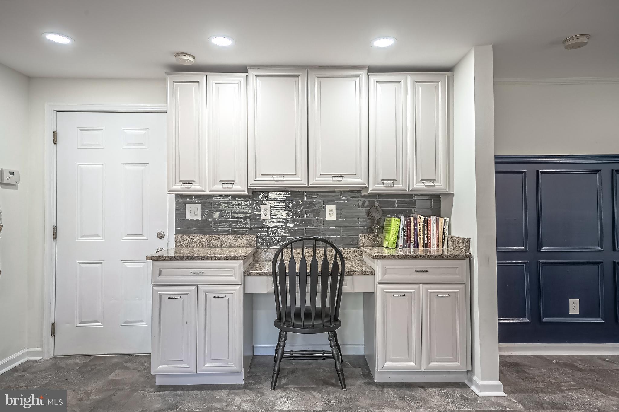 FAIRFAX ACRES - Residential