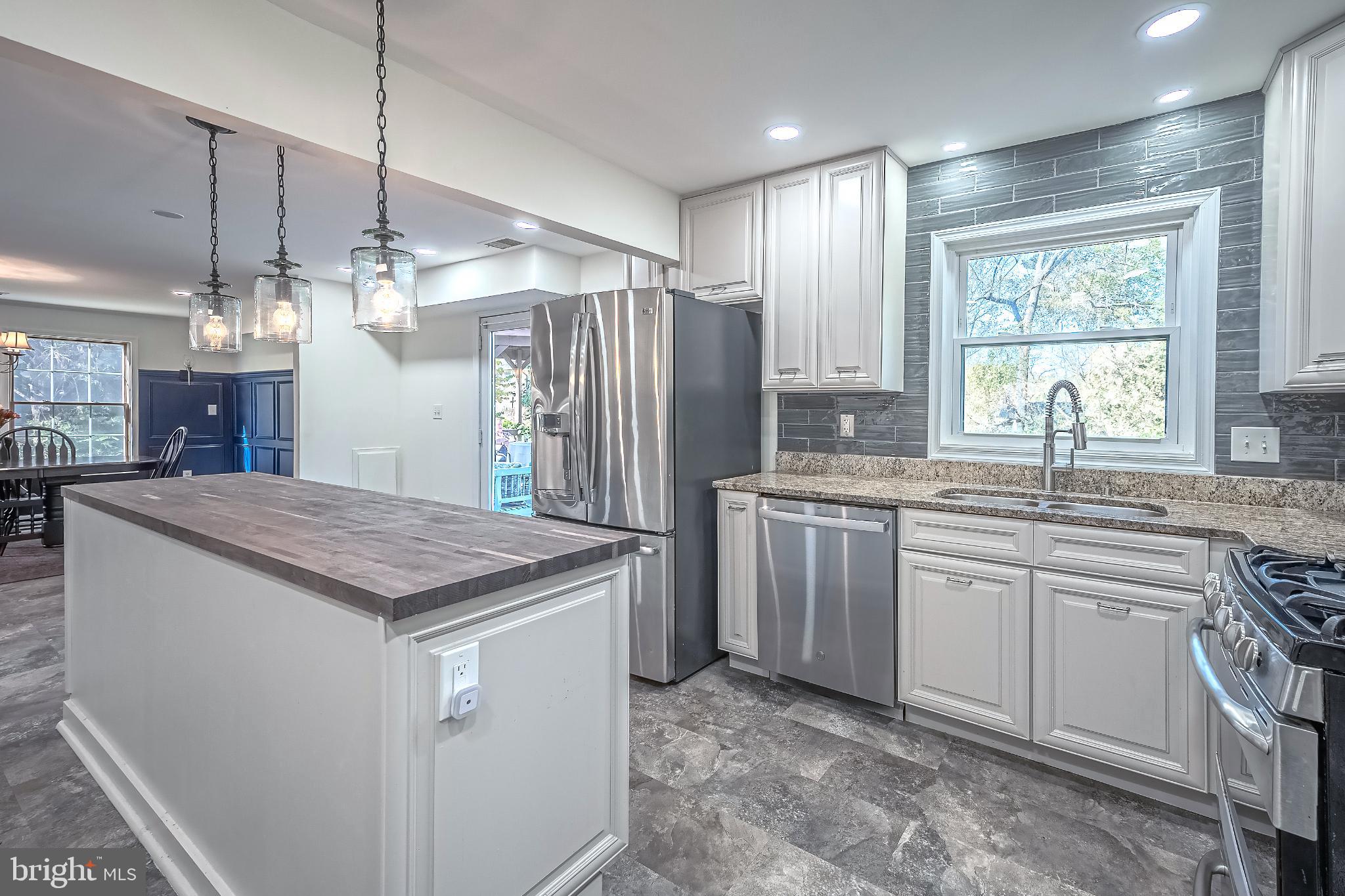 FAIRFAX ACRES - Residential