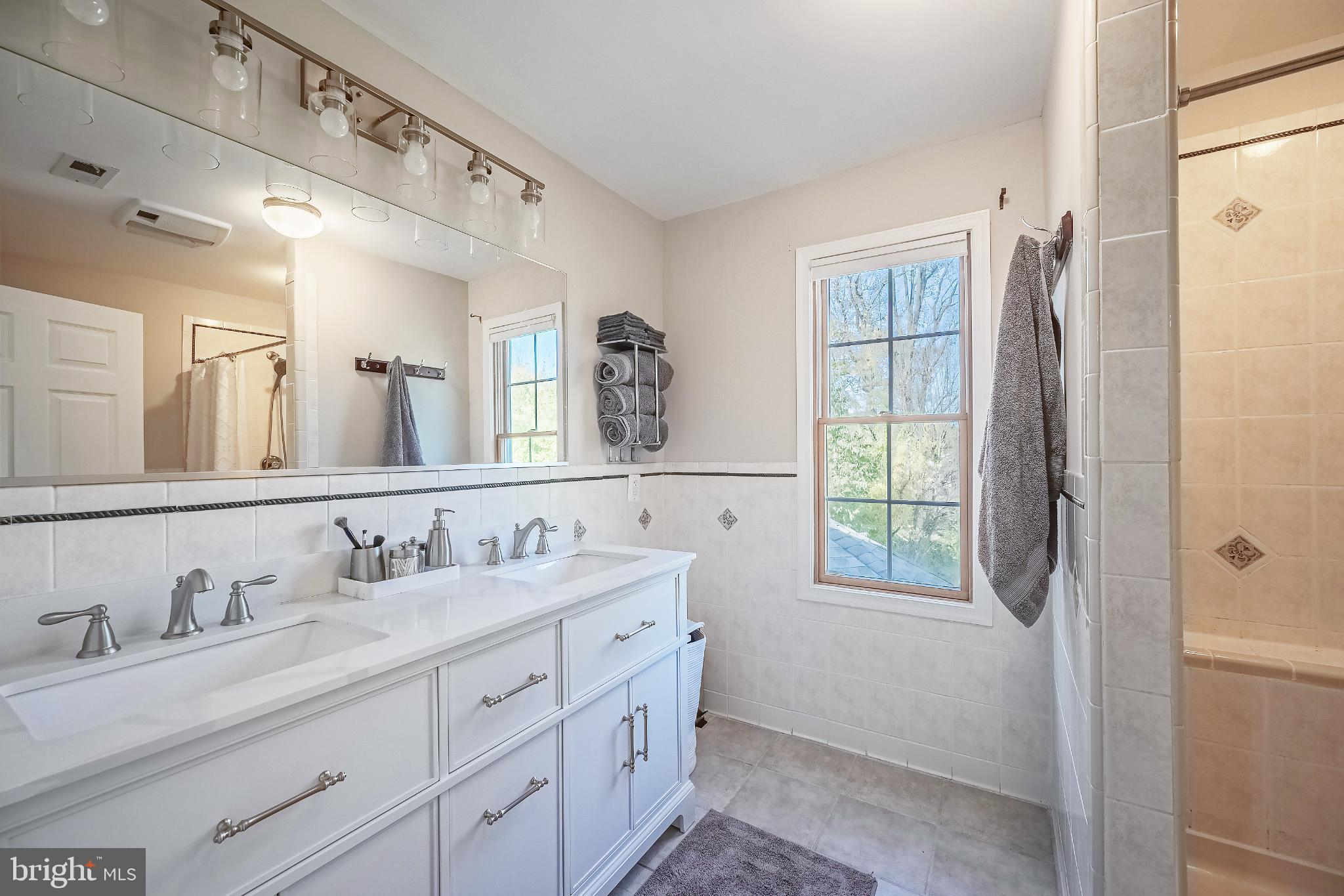 FAIRFAX ACRES - Residential