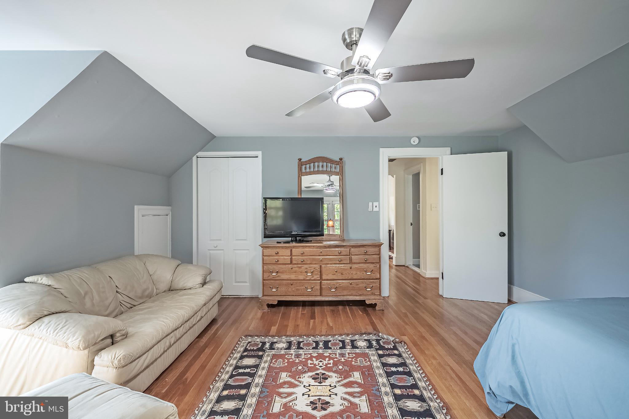 FAIRFAX ACRES - Residential