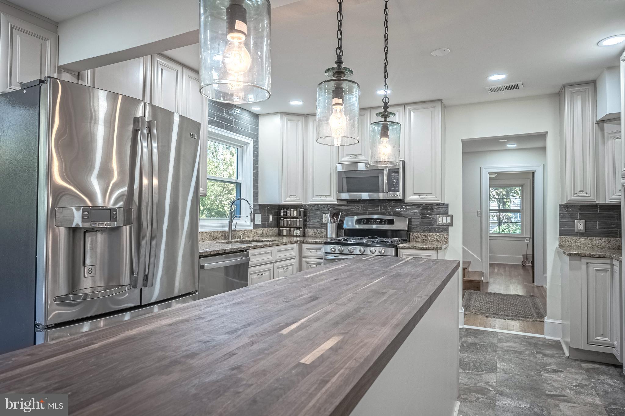 FAIRFAX ACRES - Residential