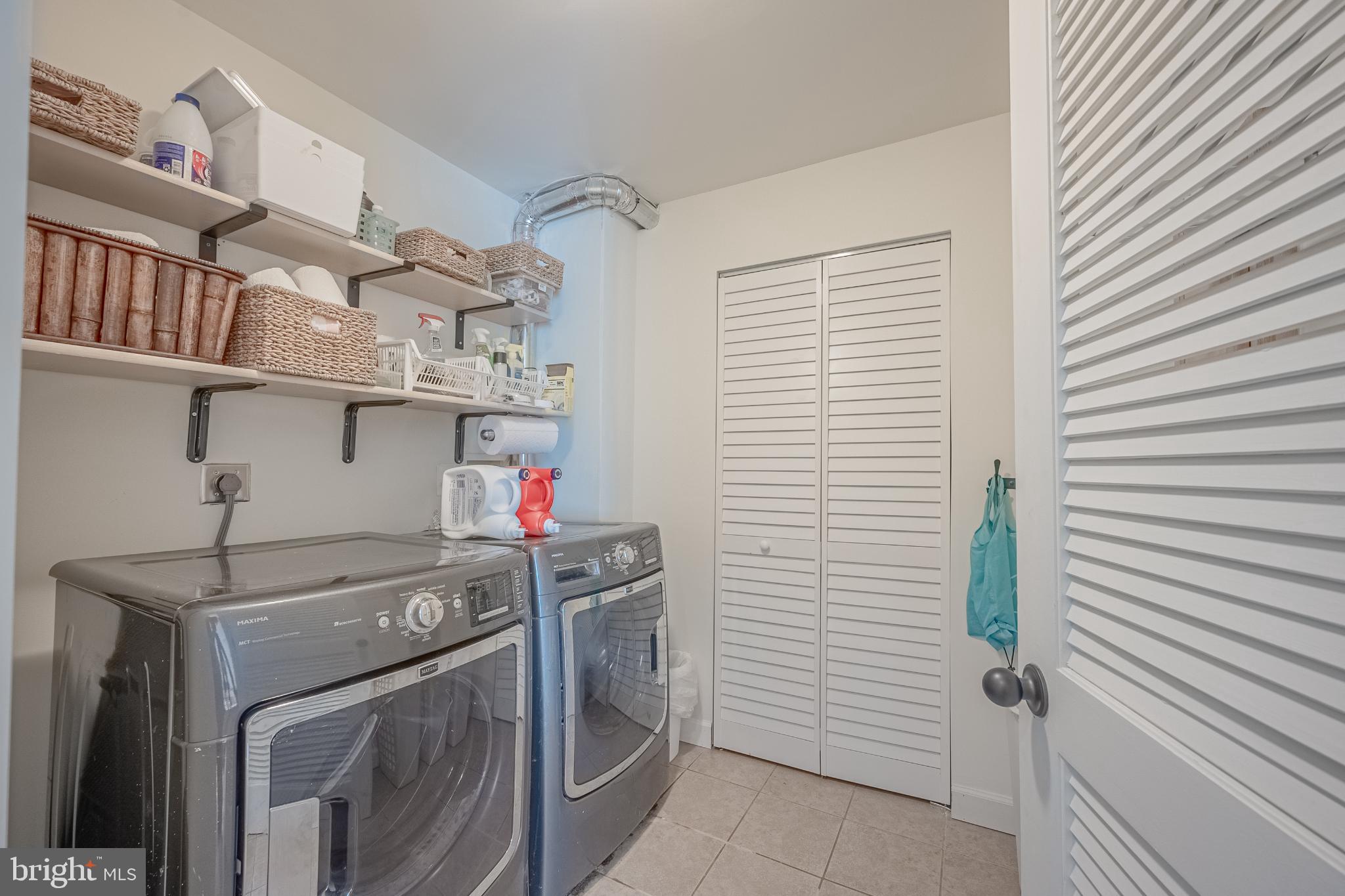 FAIRFAX ACRES - Residential