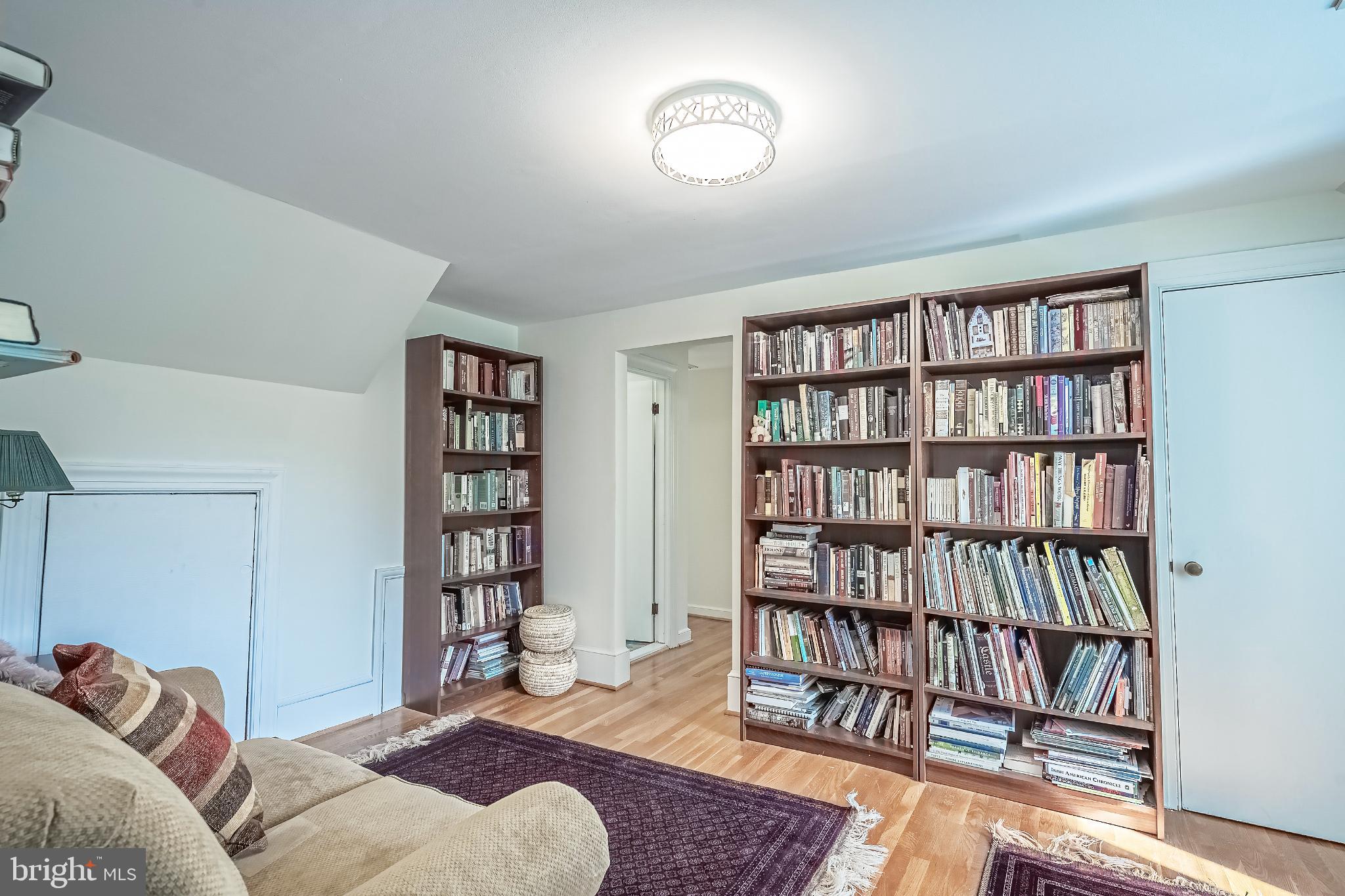 FAIRFAX ACRES - Residential