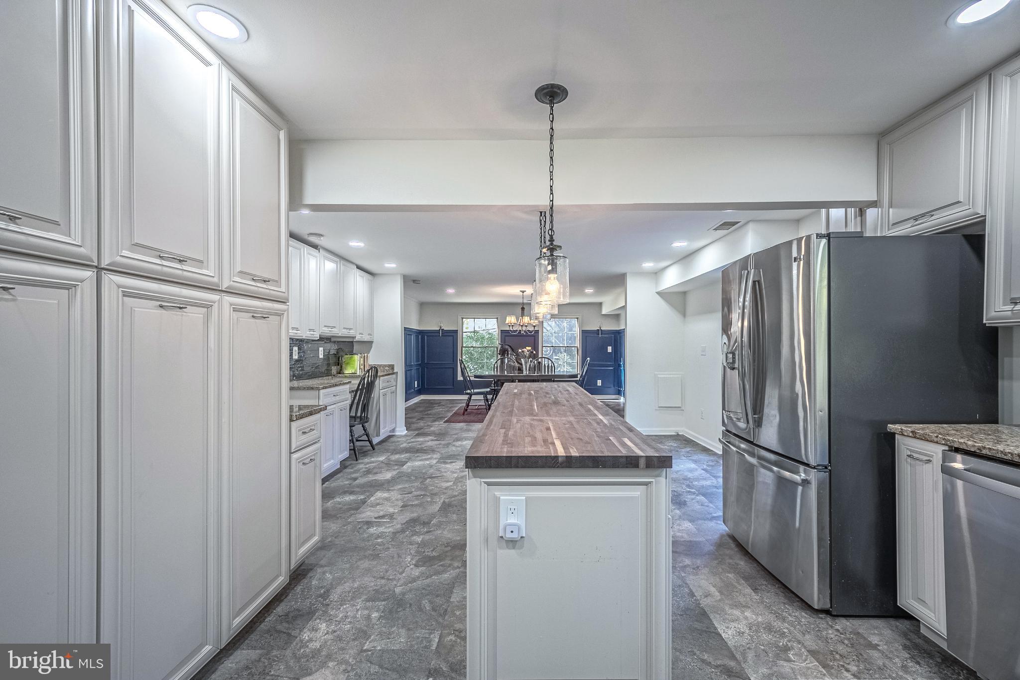 FAIRFAX ACRES - Residential