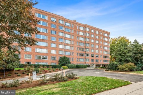 4200 CATHEDRAL AVENUE NW 818 WASHINGTON DC 20016