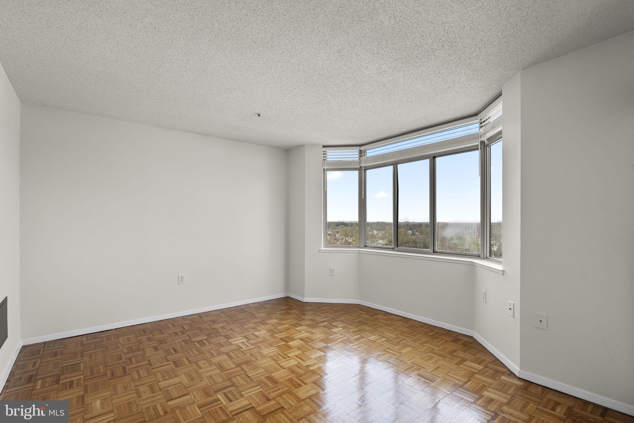 WOODMONT TRIANGLE - Residential