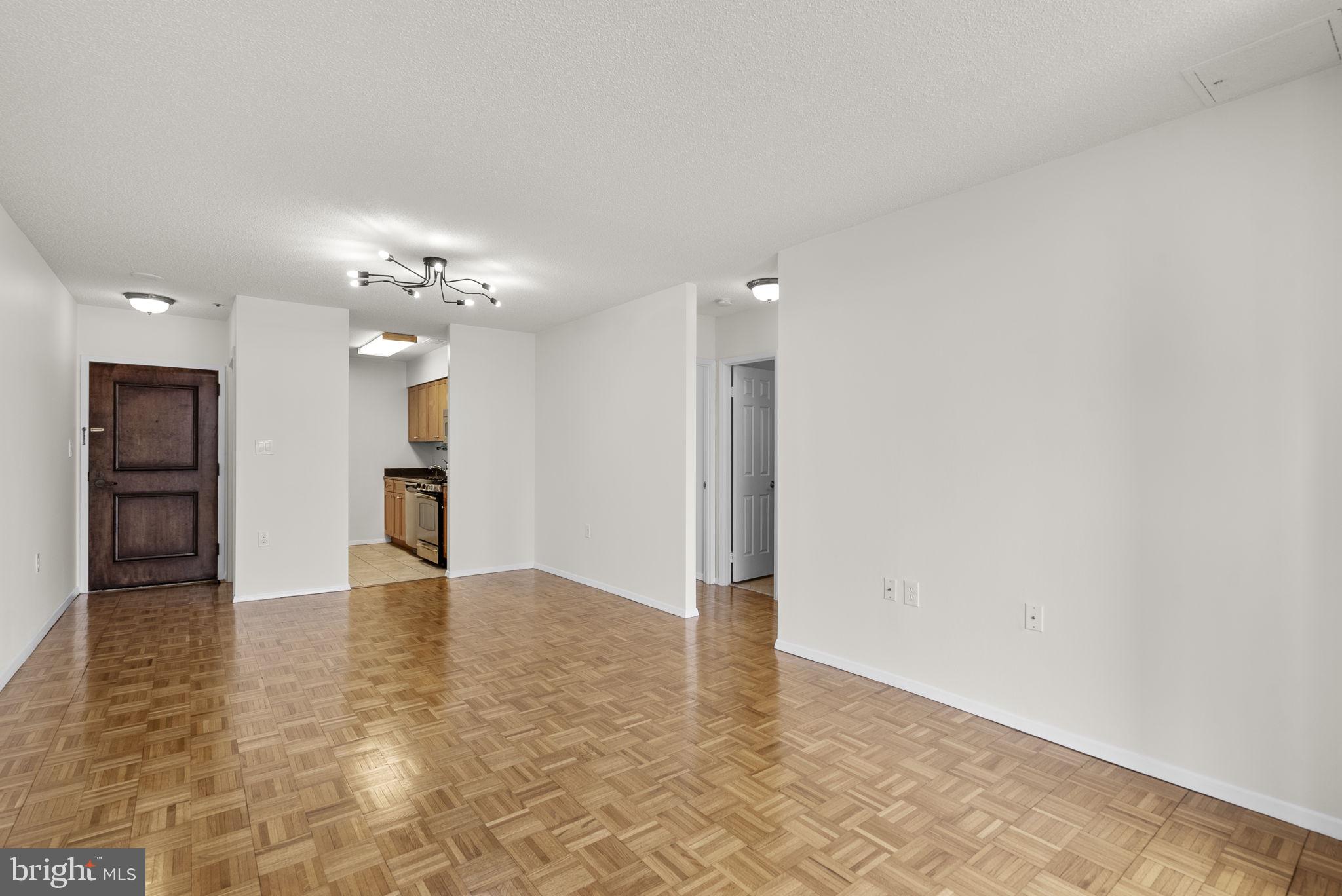 WOODMONT TRIANGLE - Residential