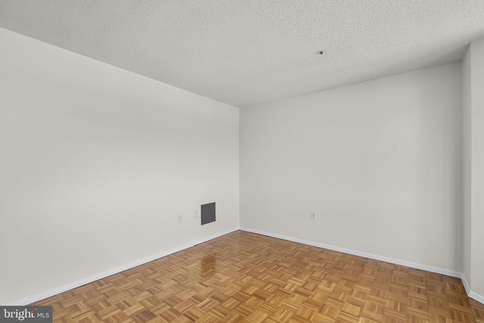 WOODMONT TRIANGLE - Residential