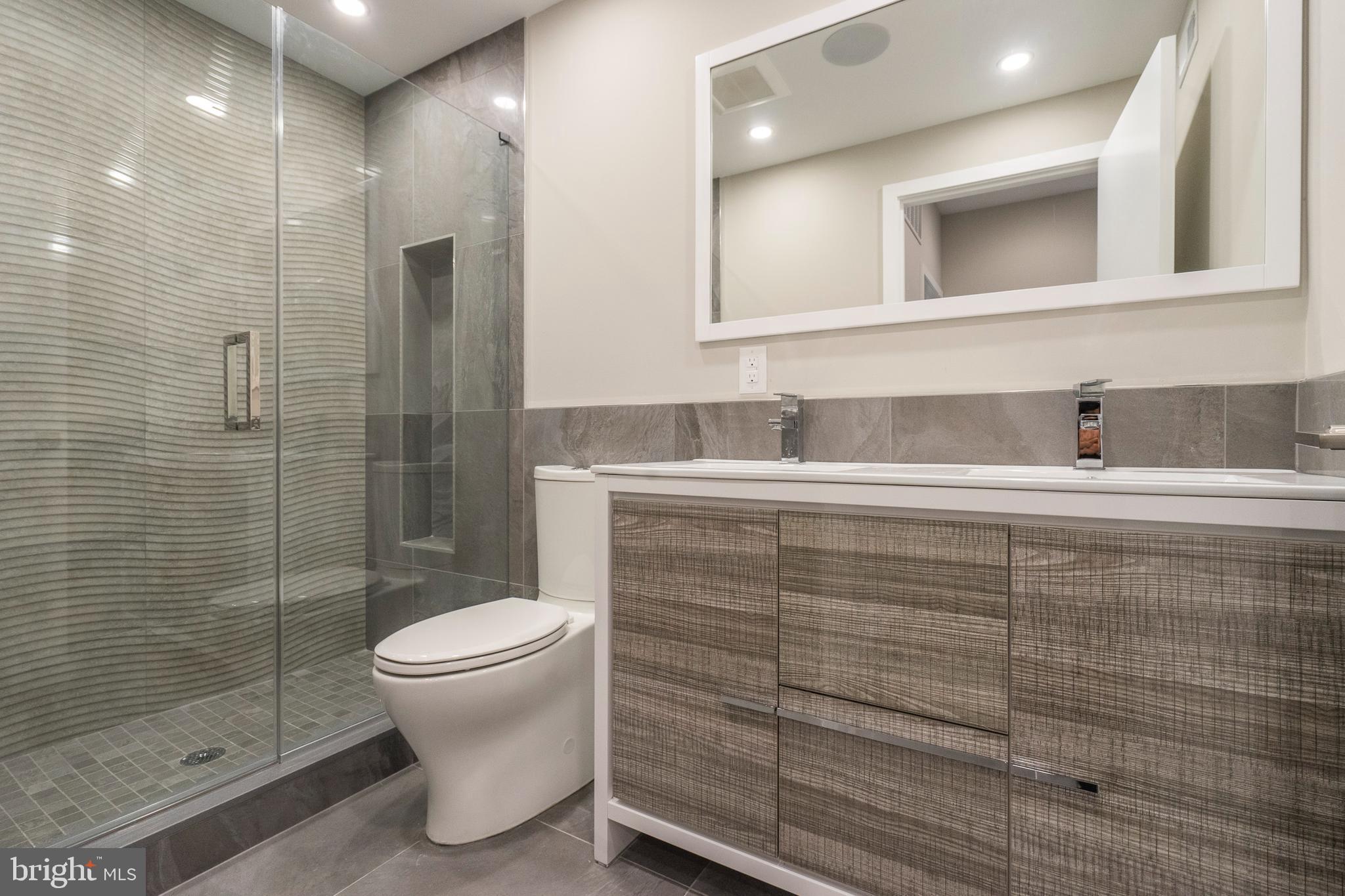 HAWTHORNE - Residential Lease