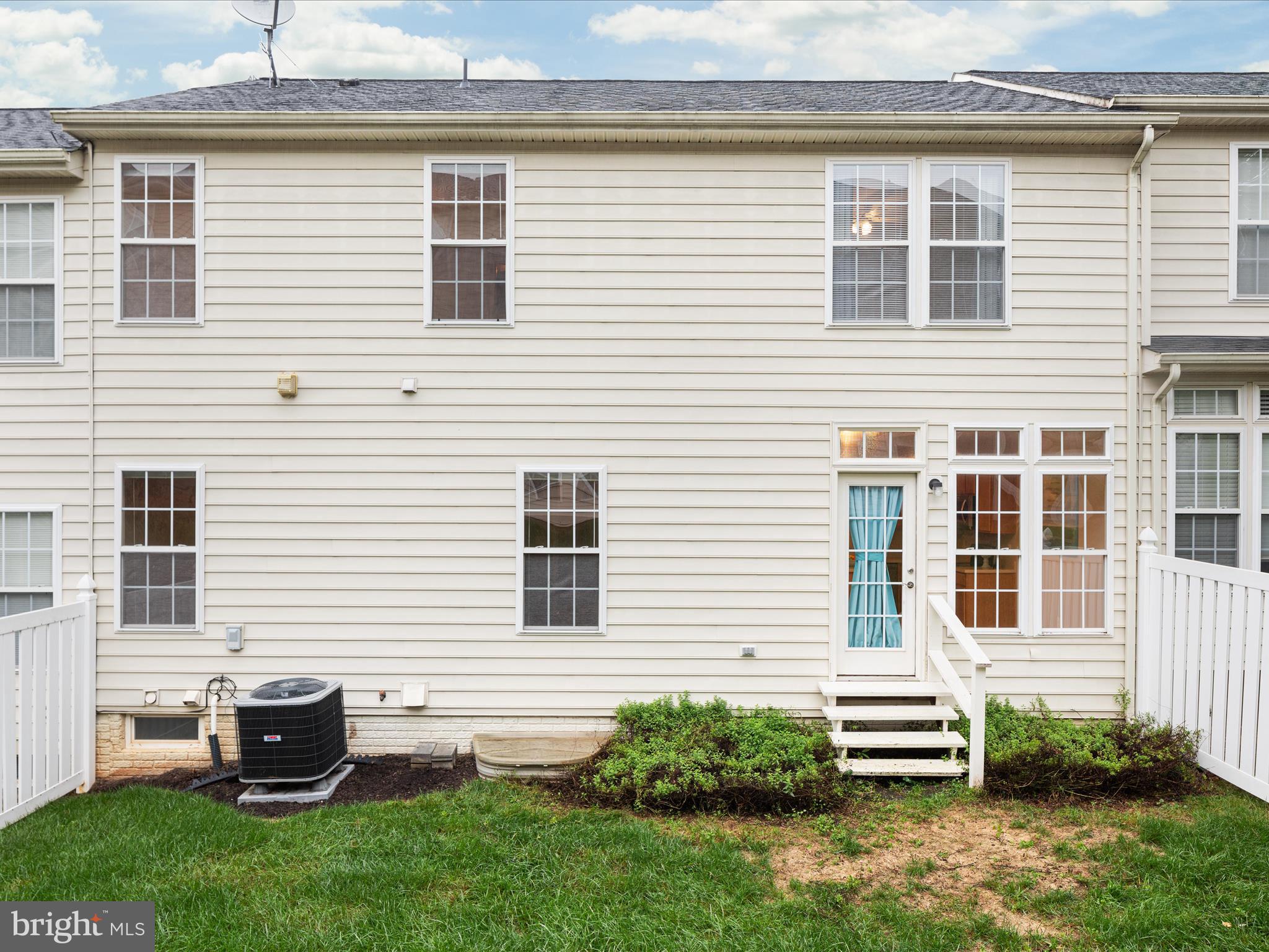 VILLAS AT THE RIDGES - Residential