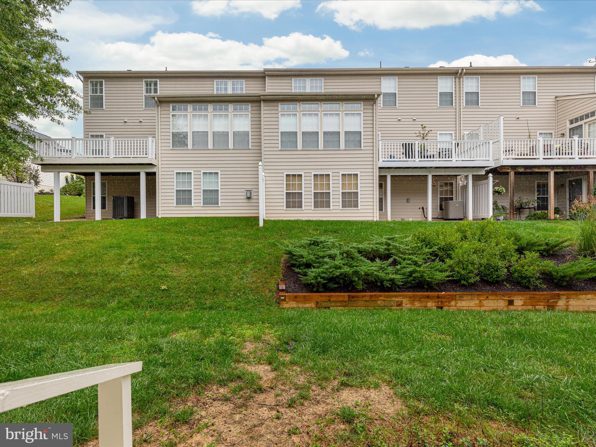 VILLAS AT THE RIDGES - Residential