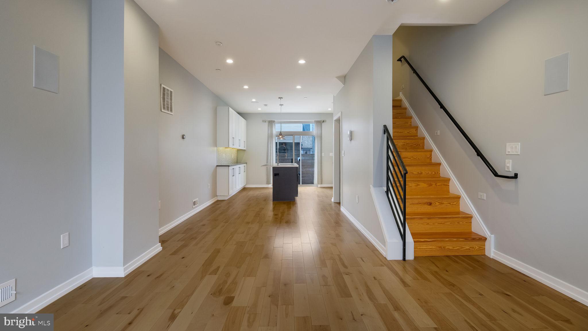 POINT BREEZE - Residential