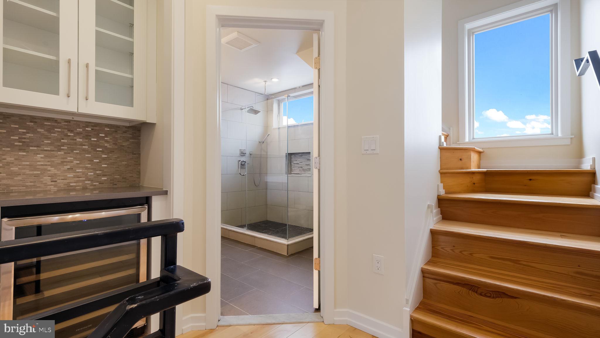 POINT BREEZE - Residential