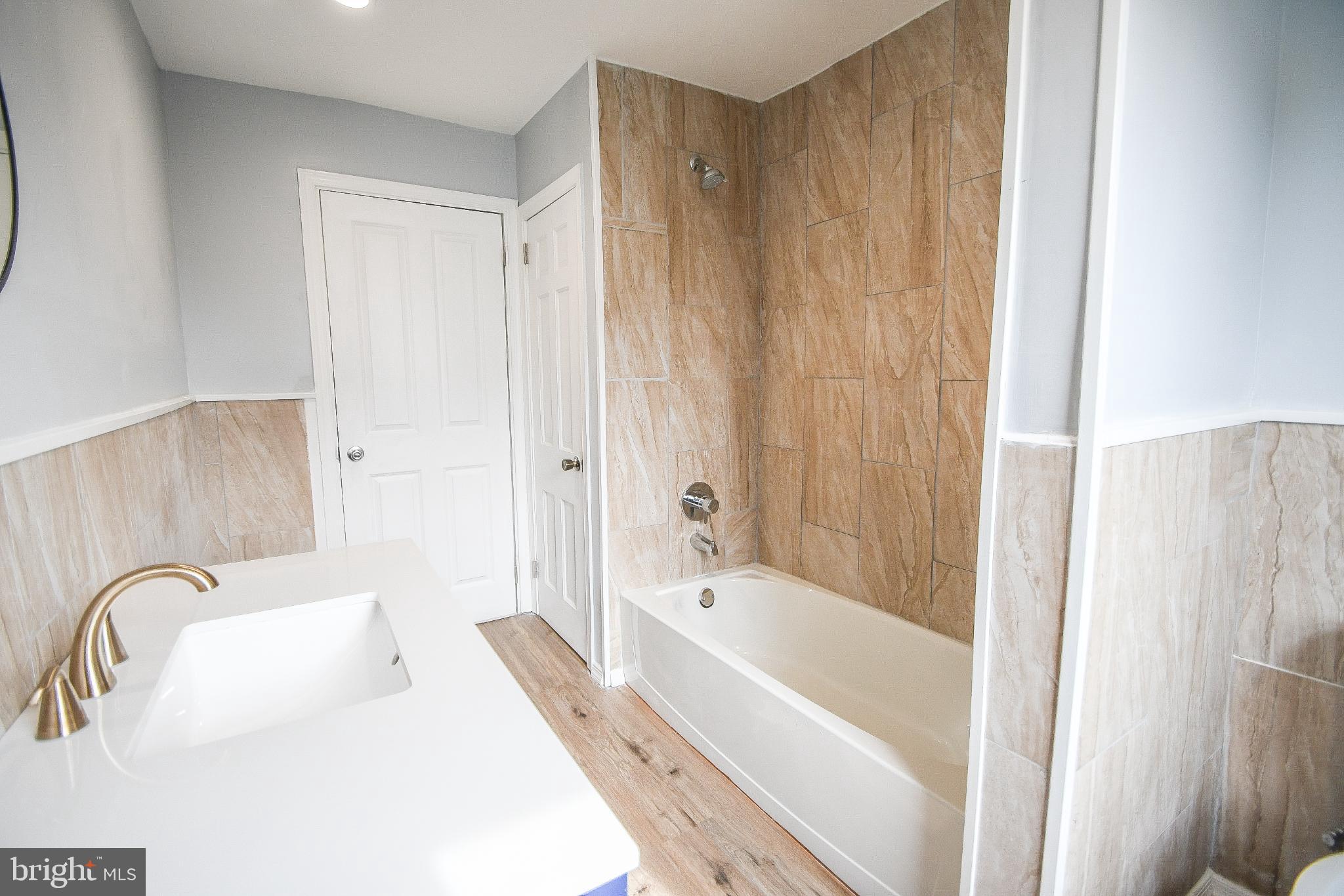 LANSDOWNE - Residential