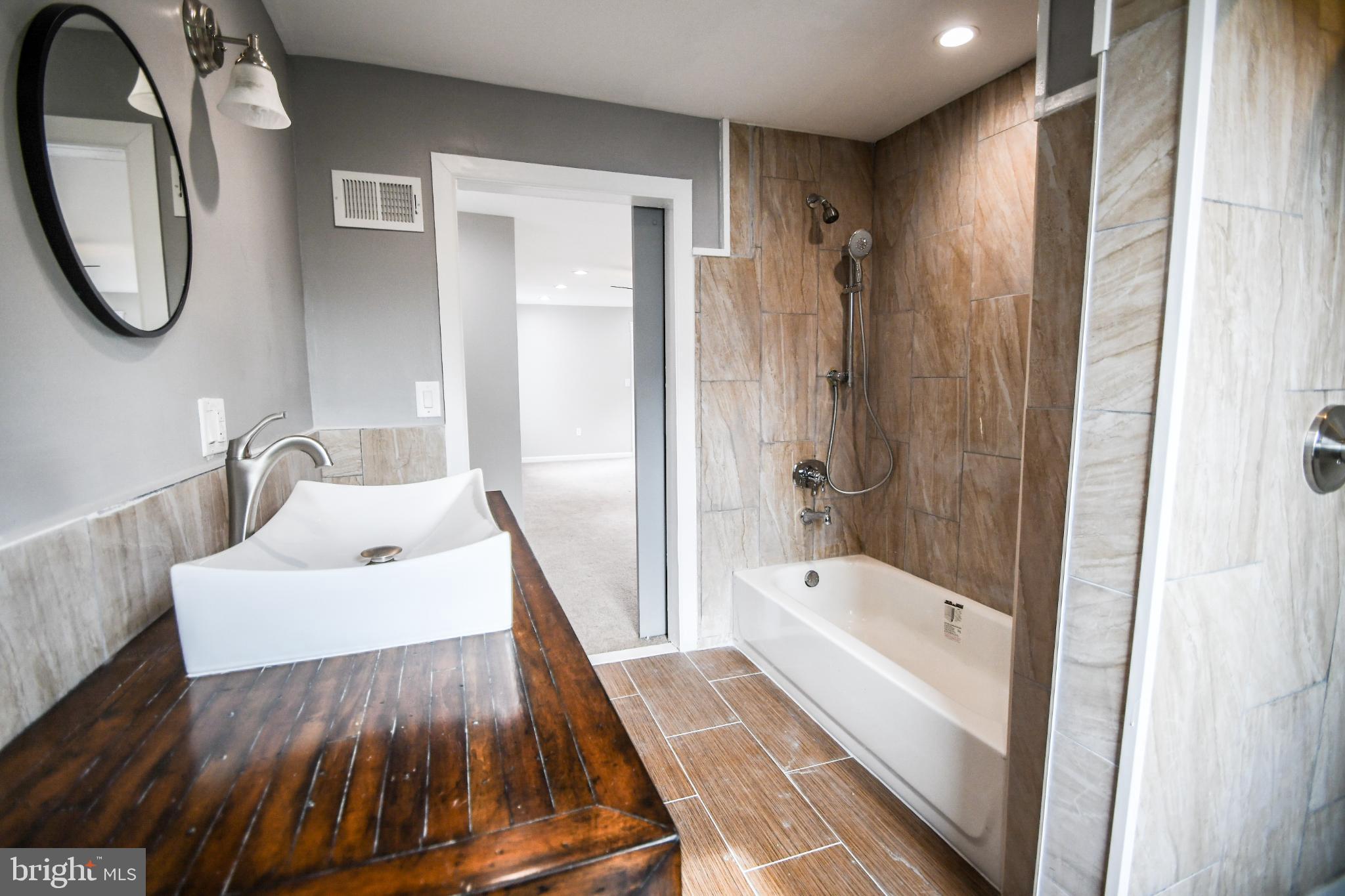 LANSDOWNE - Residential